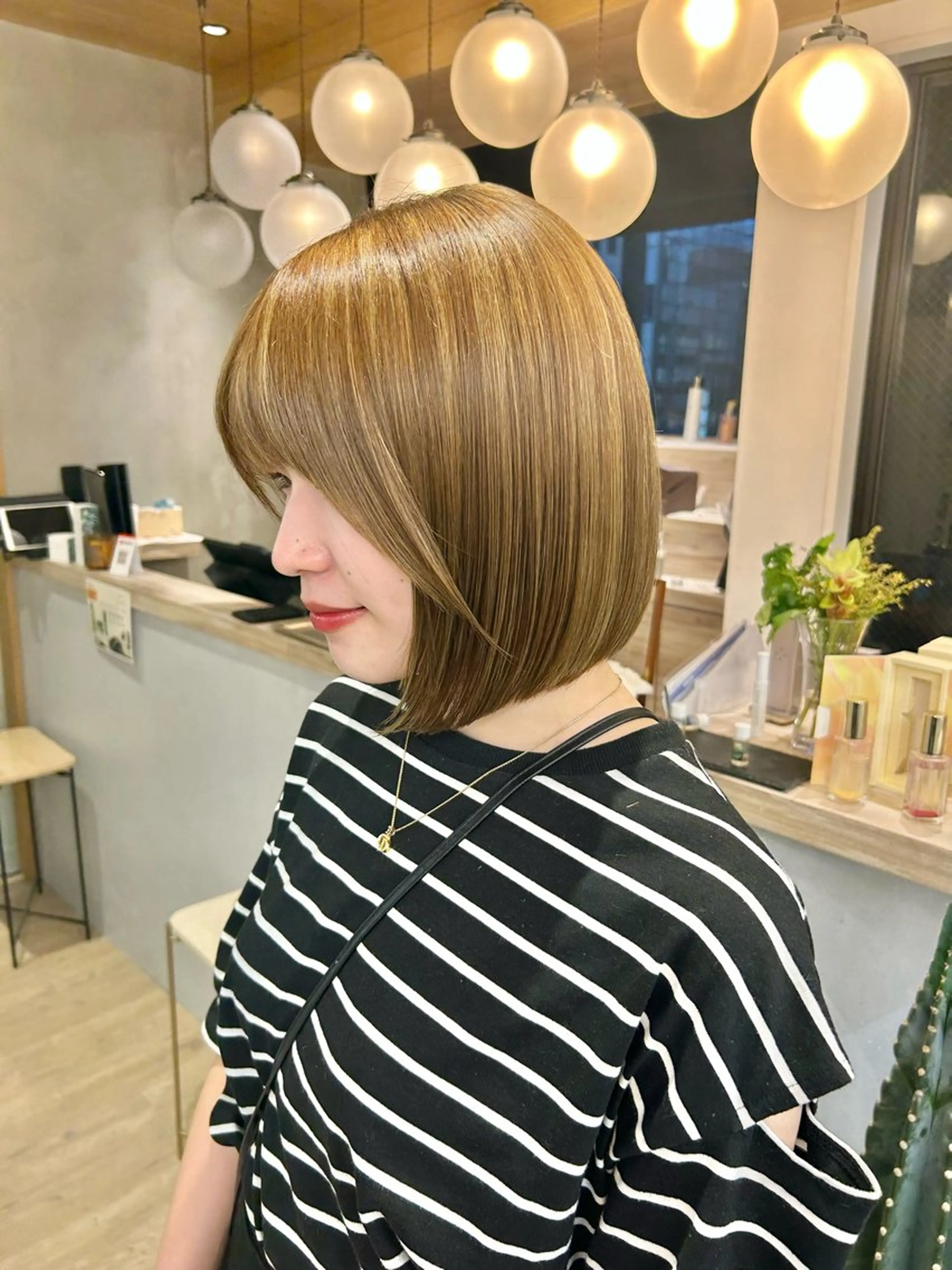 ショート カラー ボブ 小顔カット ボブ縮毛矯正 韓国レイヤーRINAのヘアスタイル