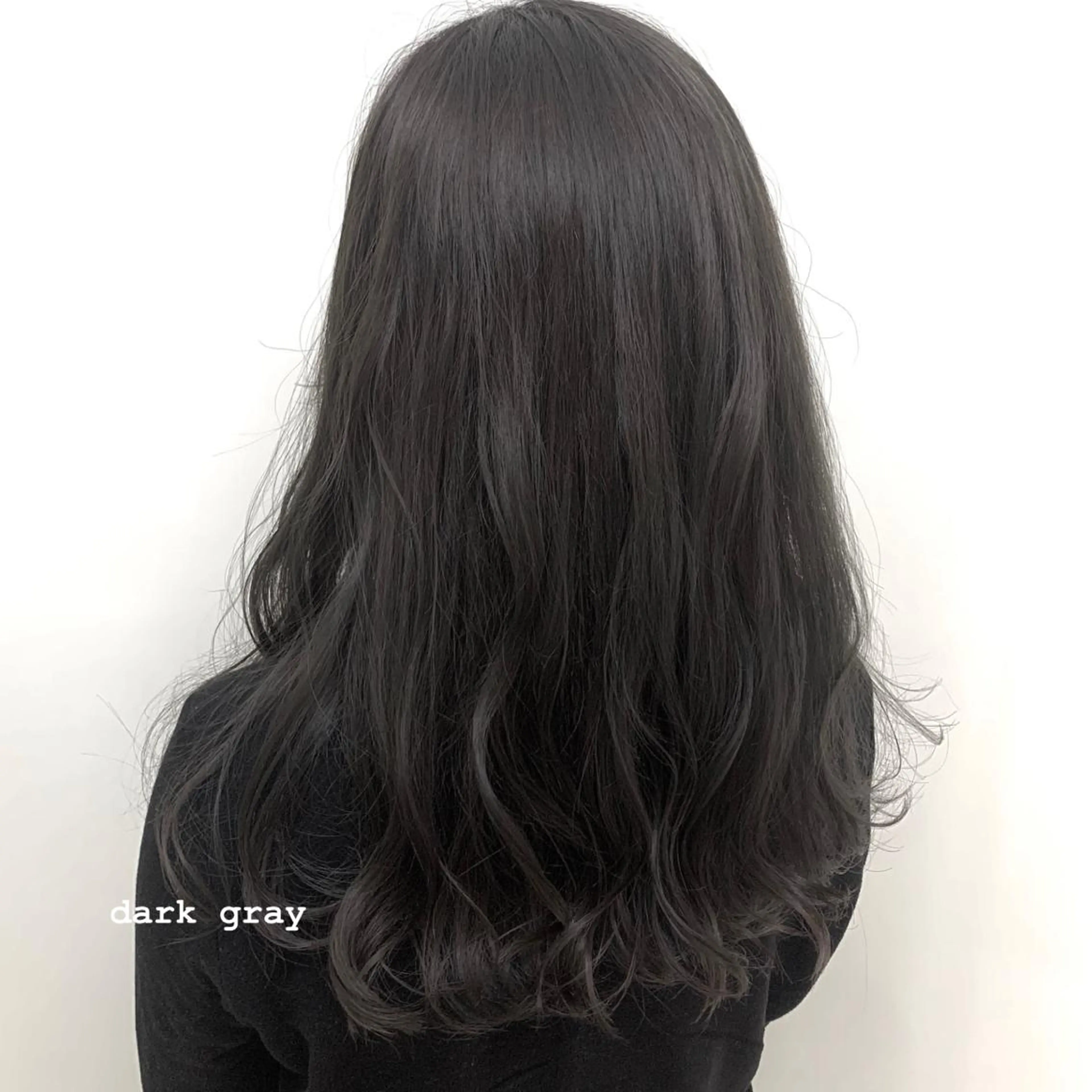 セミロング カラー ブリーチ ダークグレー ✨カラー支持No.1 🧸ワキ カナコ🧸のヘアスタイル