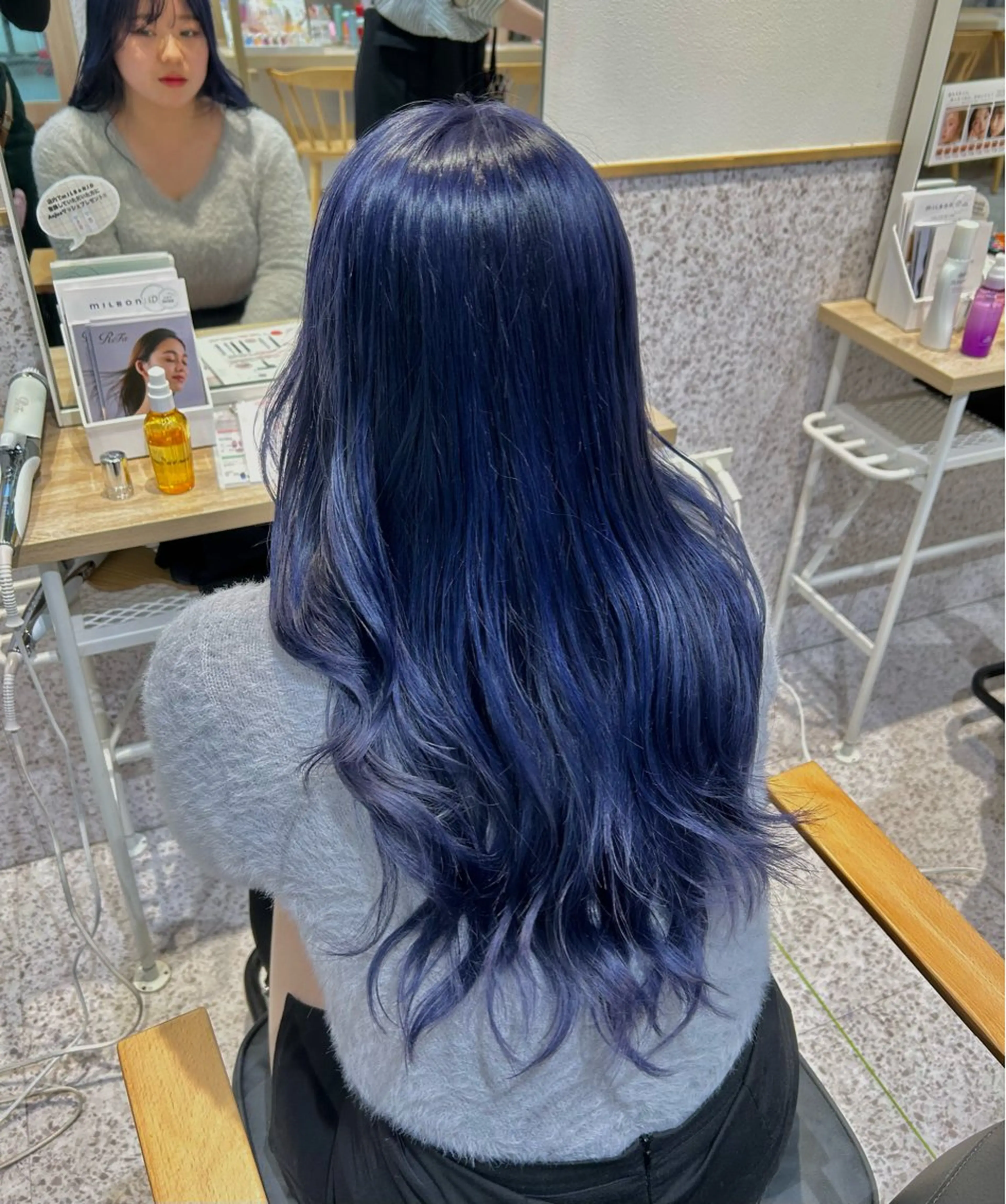 カラー ダブルカラー イヤリングカラー ハイトーンカラー インナーカラー 髪質改善 ヘアカラー ♡ハイトーン★ ネイル/しの♡のヘアスタイル