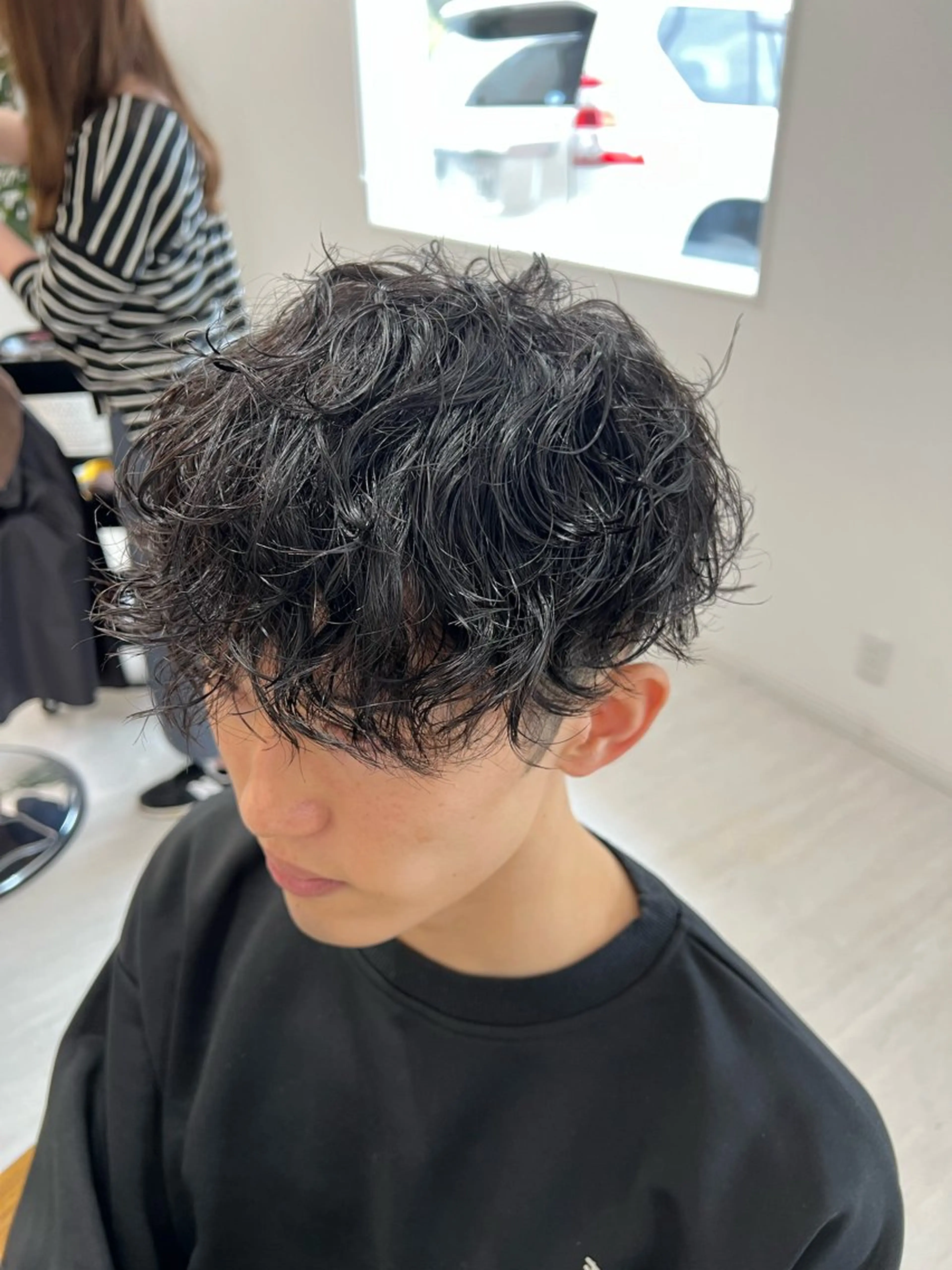 パーマ メンズ 波巻きパーマ Salon de Qualia(サロンドクオリア)所属・ハイトーン/外国人風 カラー/メンズパーマのヘアスタイル