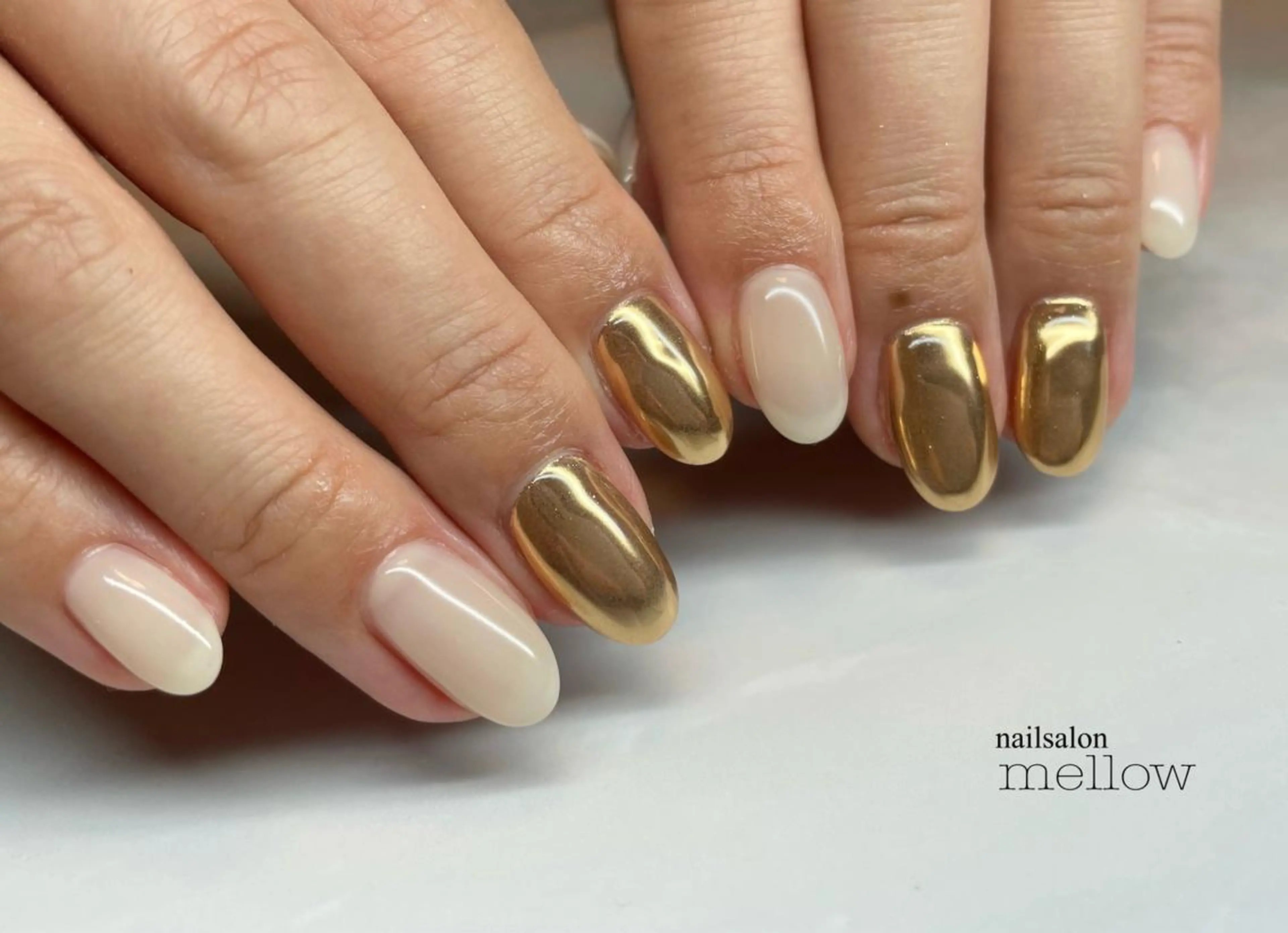 ネイル ミラーネイル ホワイト 大山 浩美のネイルデザイン