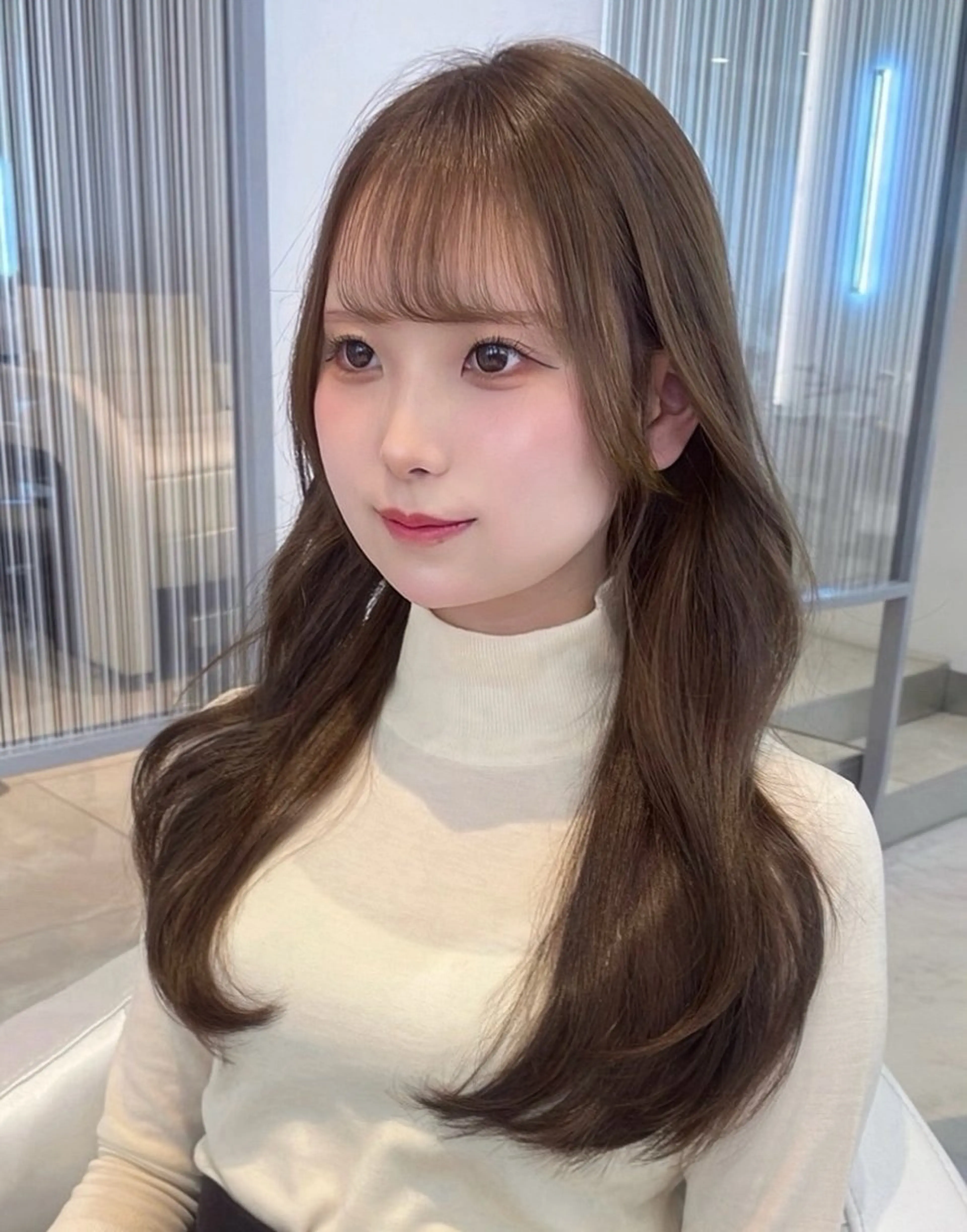 ロング カラー ベージュカラー ブリーチ 透明感カラー ダブルカラー ミルキーベージュ カット ヘアカラー トリートメント 石川 裕将のヘアスタイル