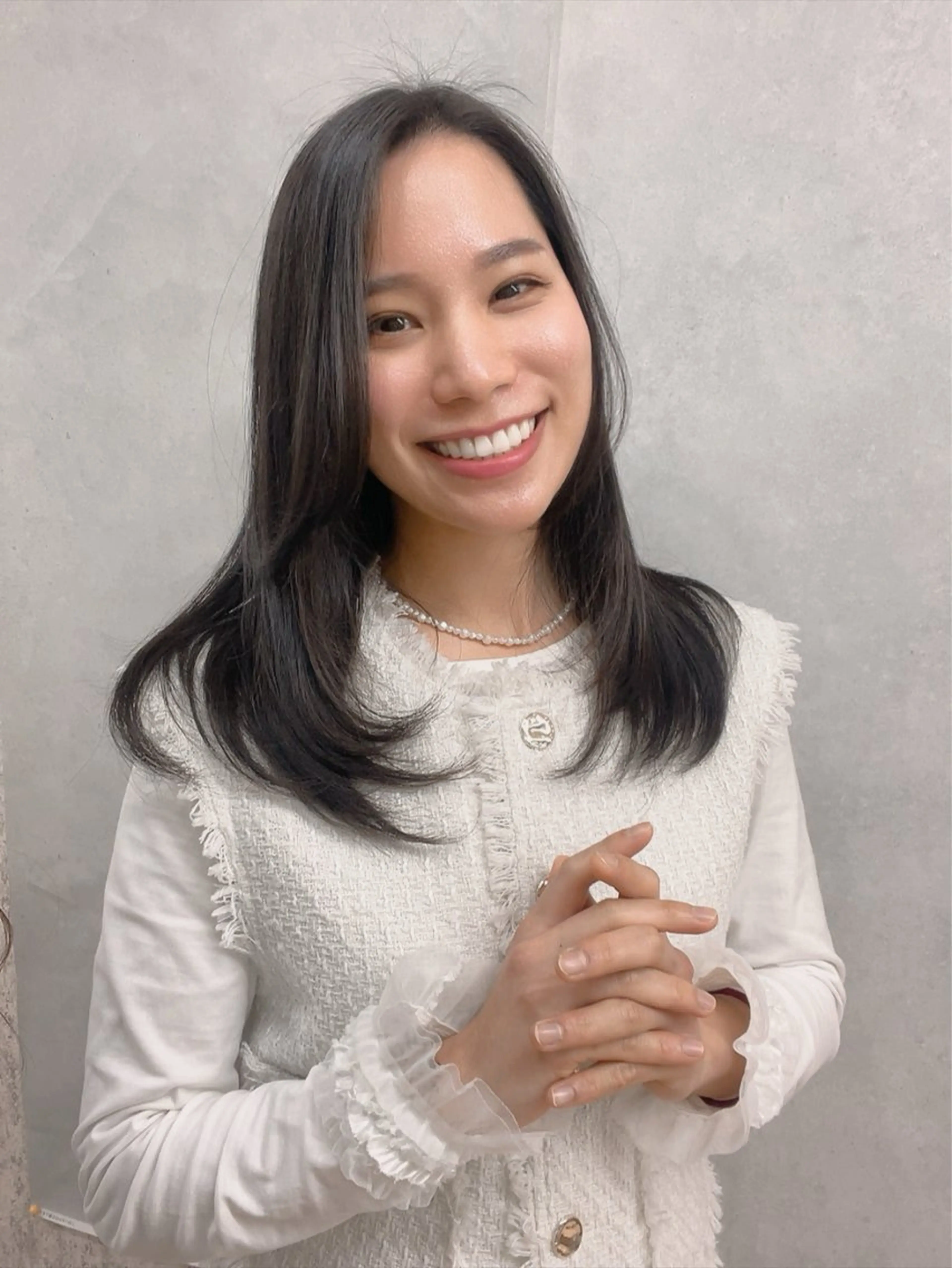 セミロング カラー 石川 聖奈のヘアスタイル