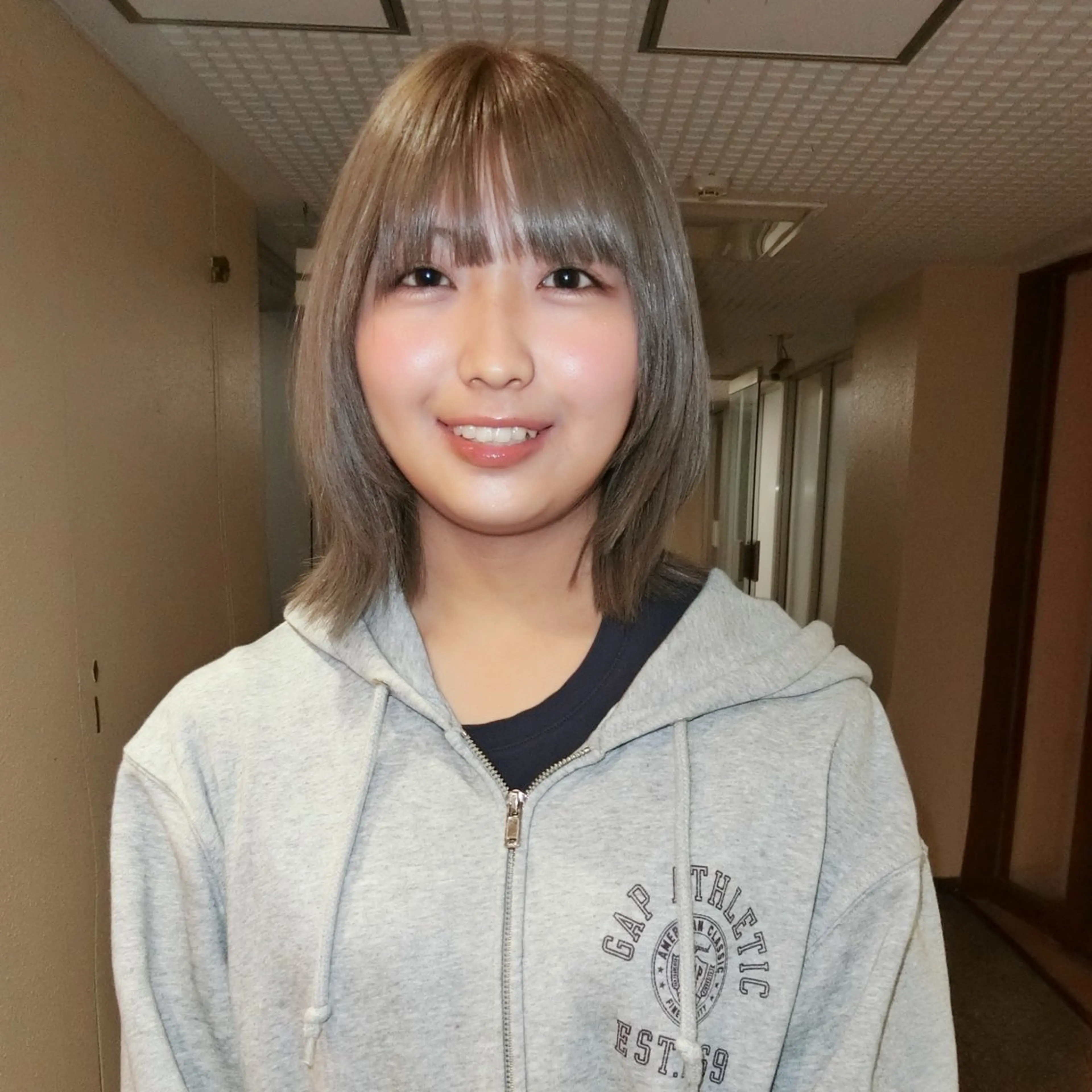 ショート カラー 嬉野 暖のヘアスタイル