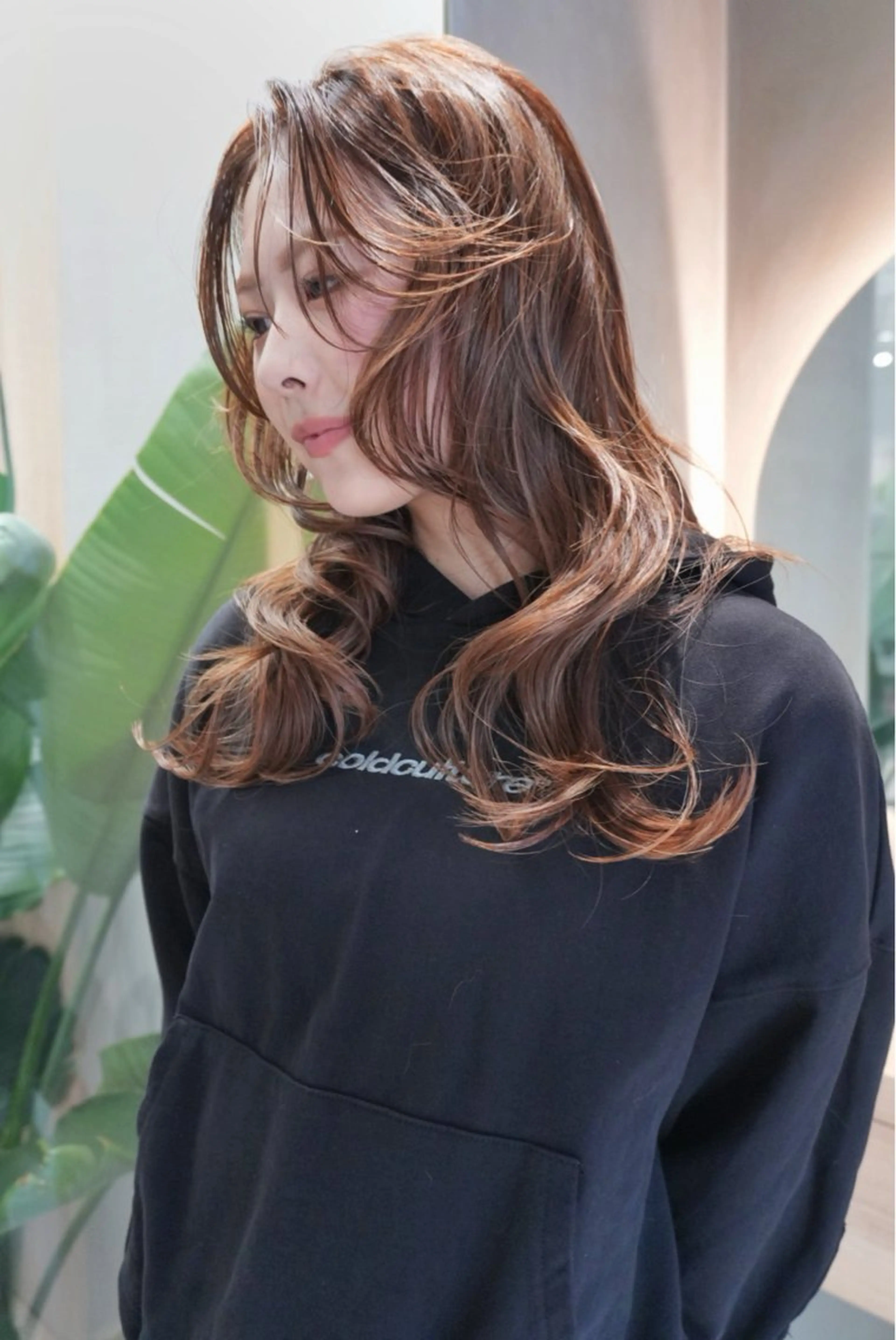 ロング ロングレイヤー レイヤーカット ロング MINX 髙田凜々子 ボブ/ハイトーンのヘアスタイル