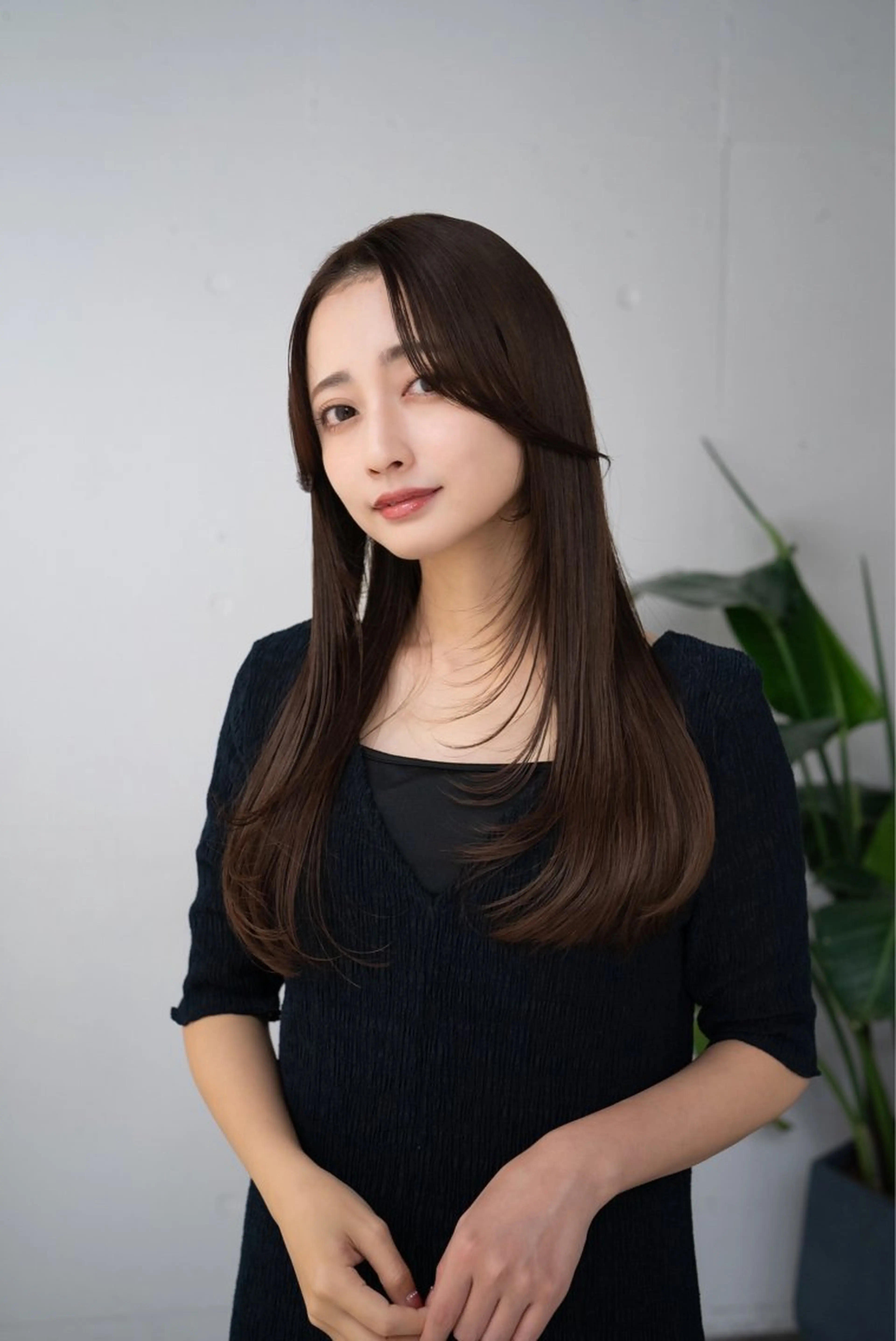 ロング カラー 顔周りカット レイヤーカット トリートメント まとまるレイヤー カット/透明感カラーのヘアスタイル