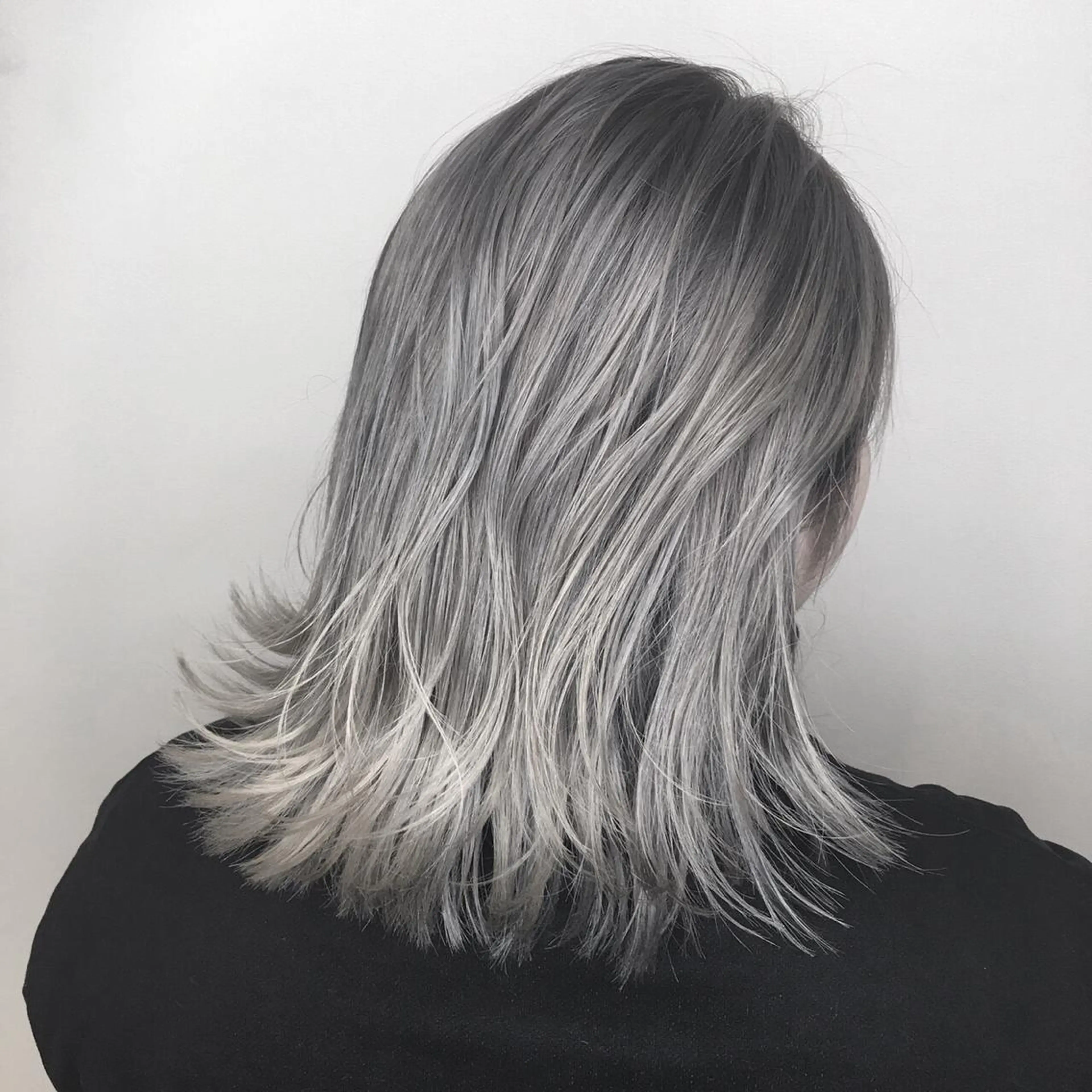 ミディアム カラー ブリーチ ケアブリーチ ダブルカラー メンズヘア特化 崎田 成人のヘアスタイル