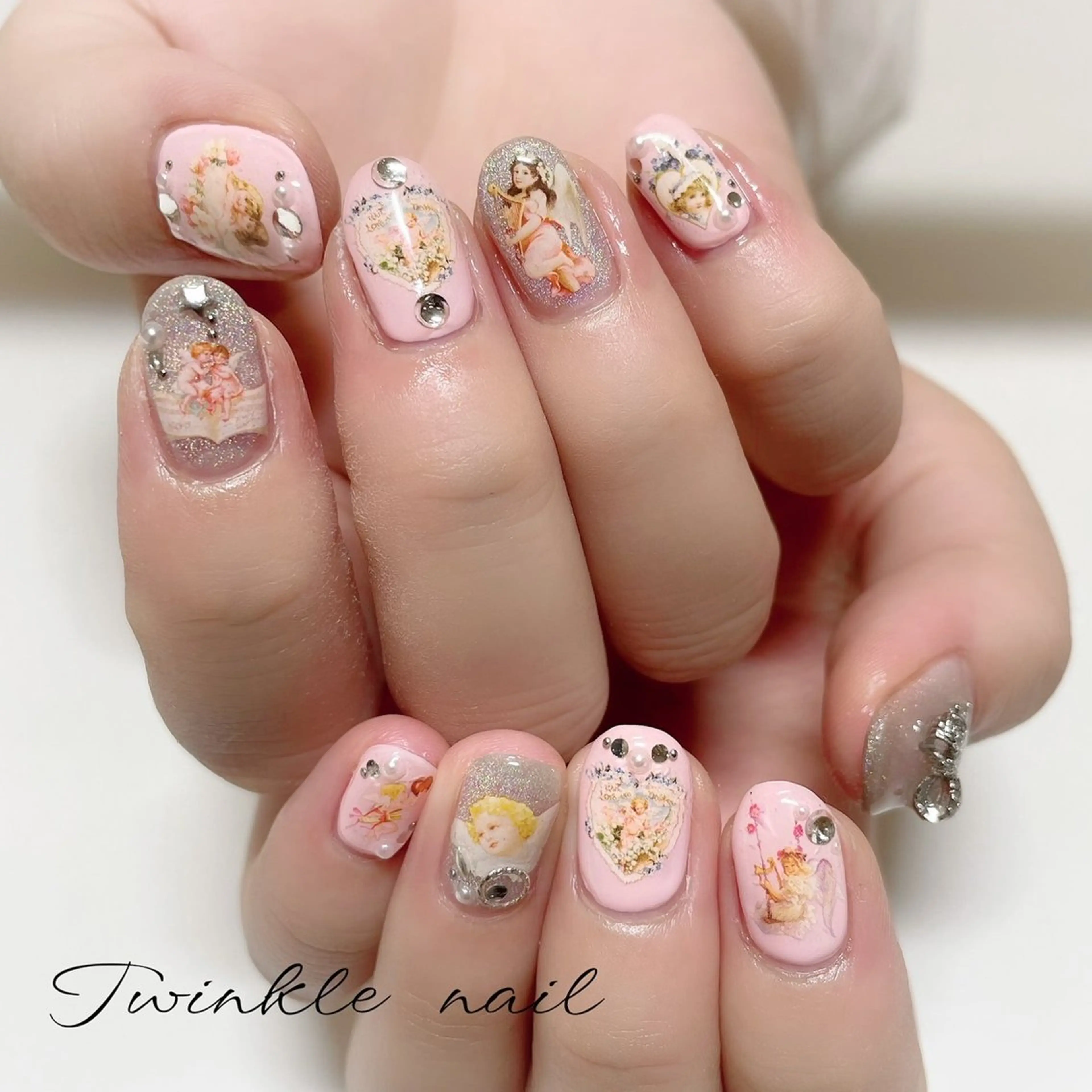 ネイル フットネイル 中井 綾香の眉毛・アイブロウイメージ