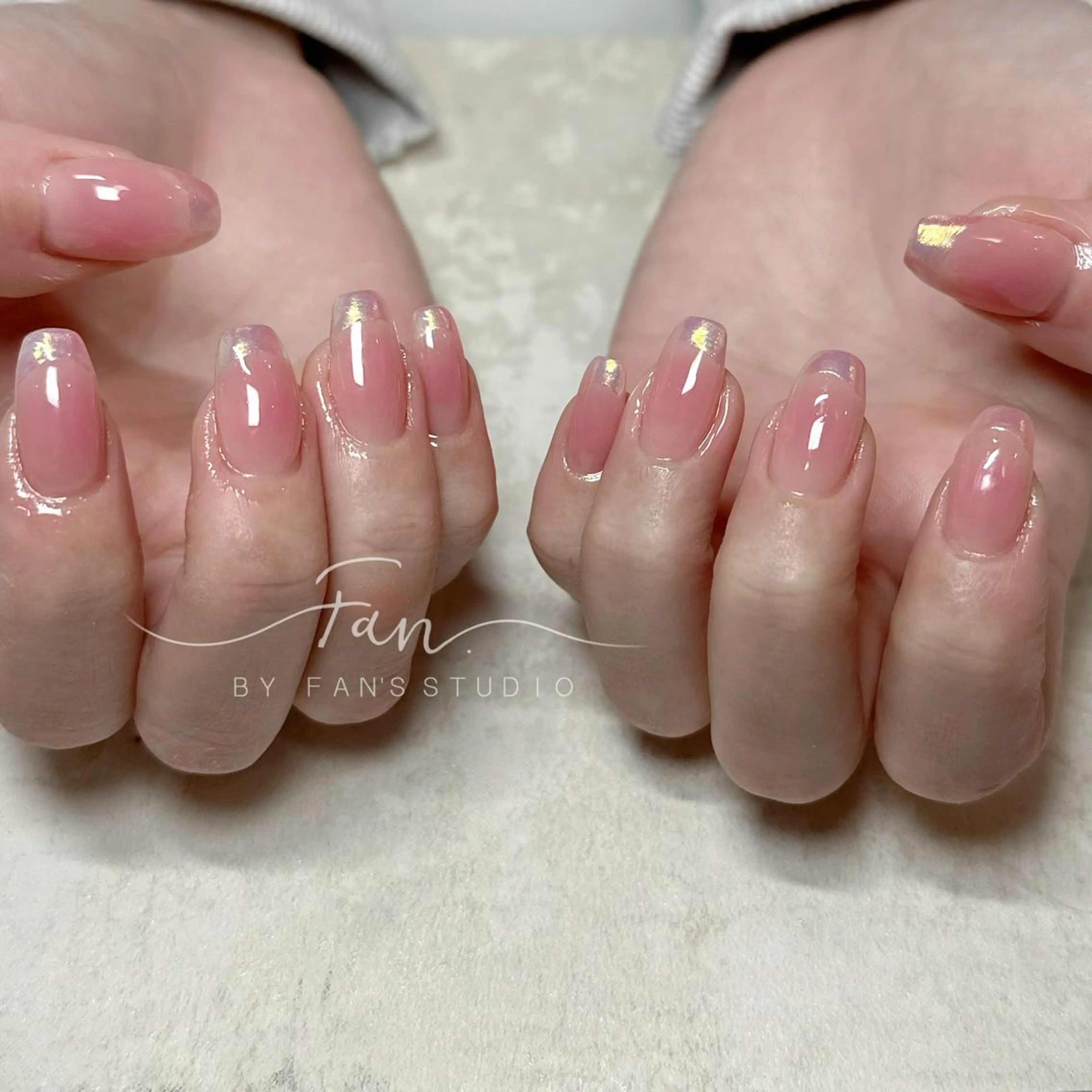 ネイル オーロラネイル フレンチネイル ハンドネイル 🌻FAN'S STUDIO池袋🌻のネイルデザイン