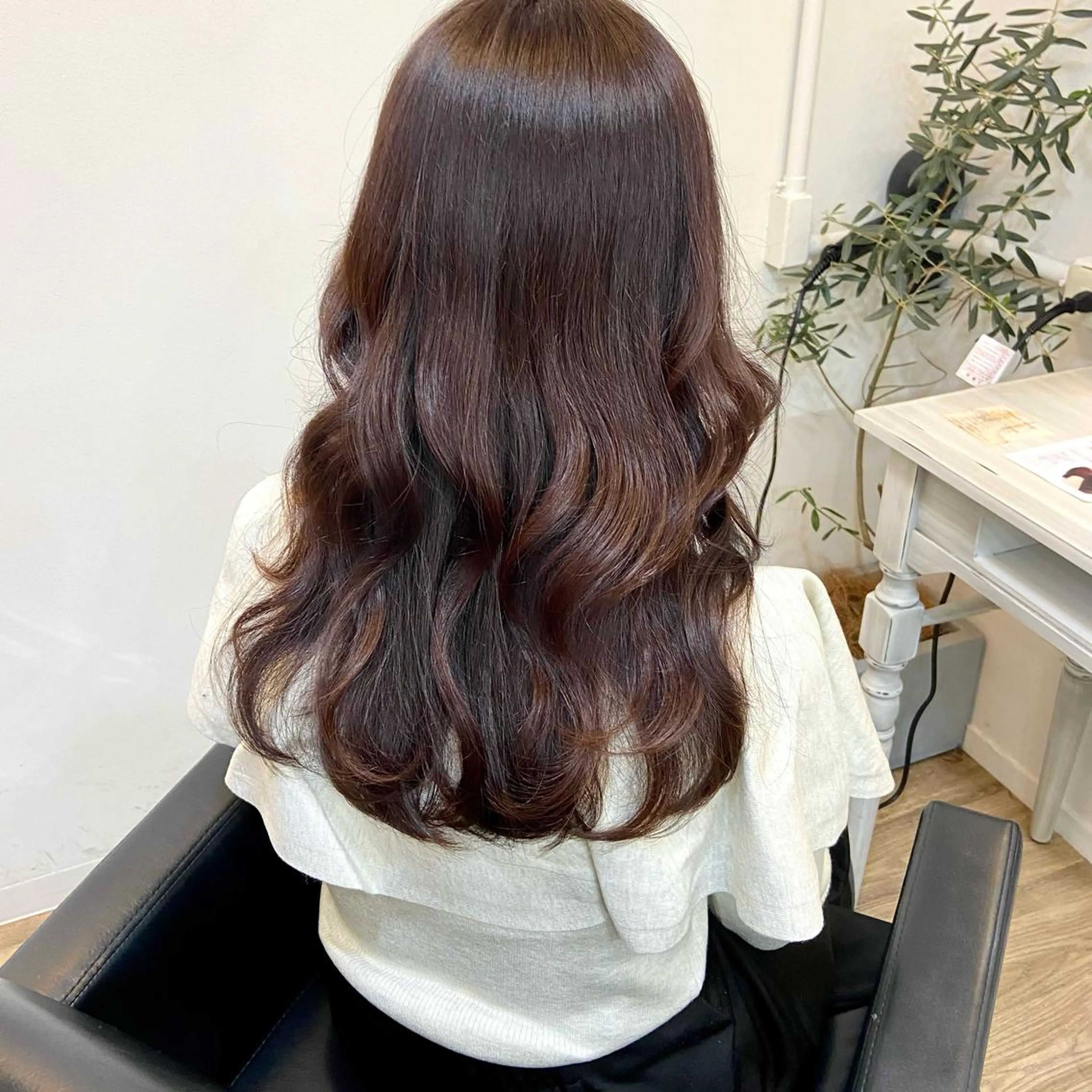 セミロング カラー ベージュカラー ブリーチ ケアブリーチ 透明感カラー ダブルカラー mai 🎀 / 梅田美容室のヘアスタイル