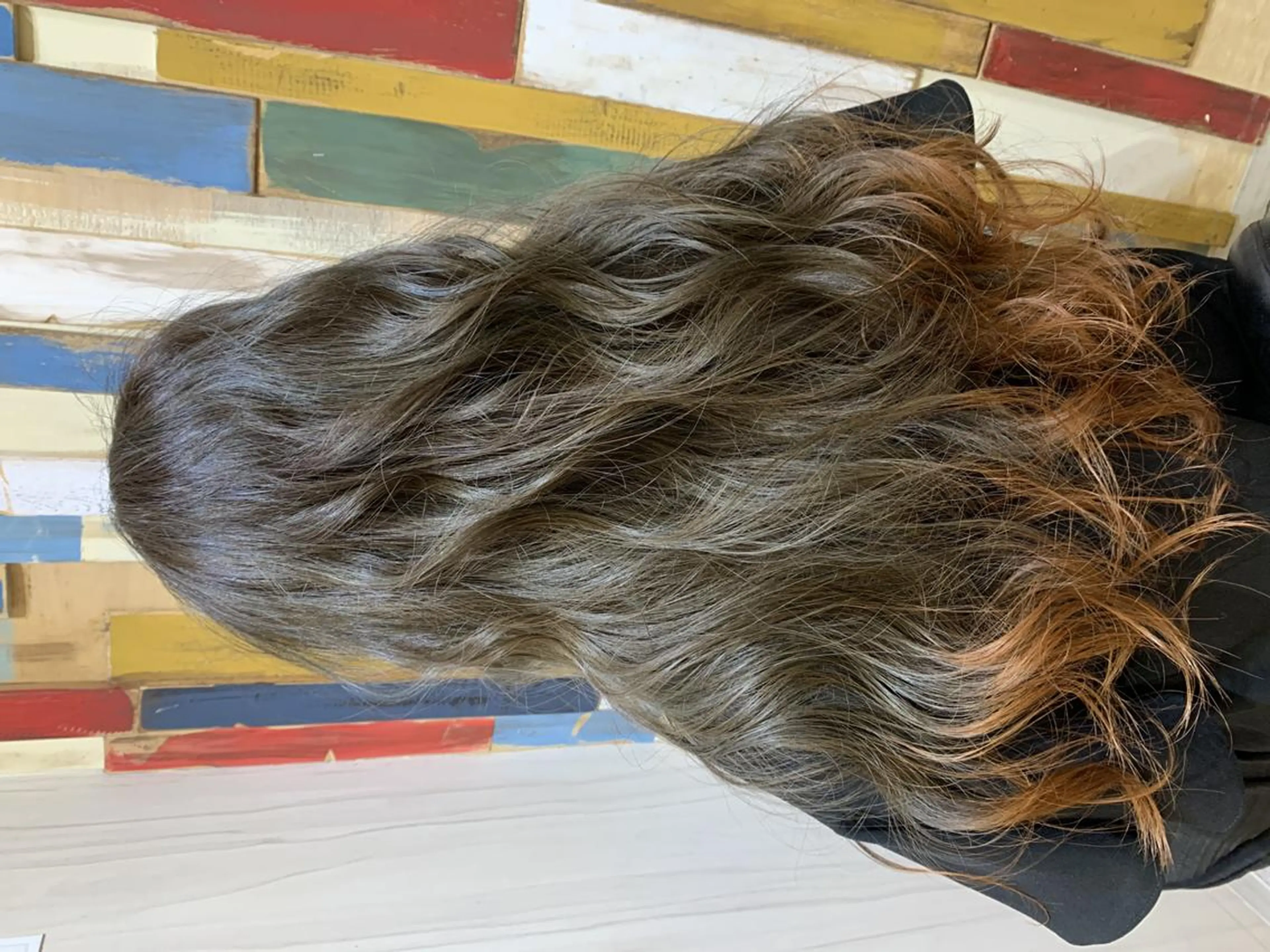 ミディアム カラー 嶋村夏実🌼レイヤー 🌸白髪ぼかしのヘアスタイル