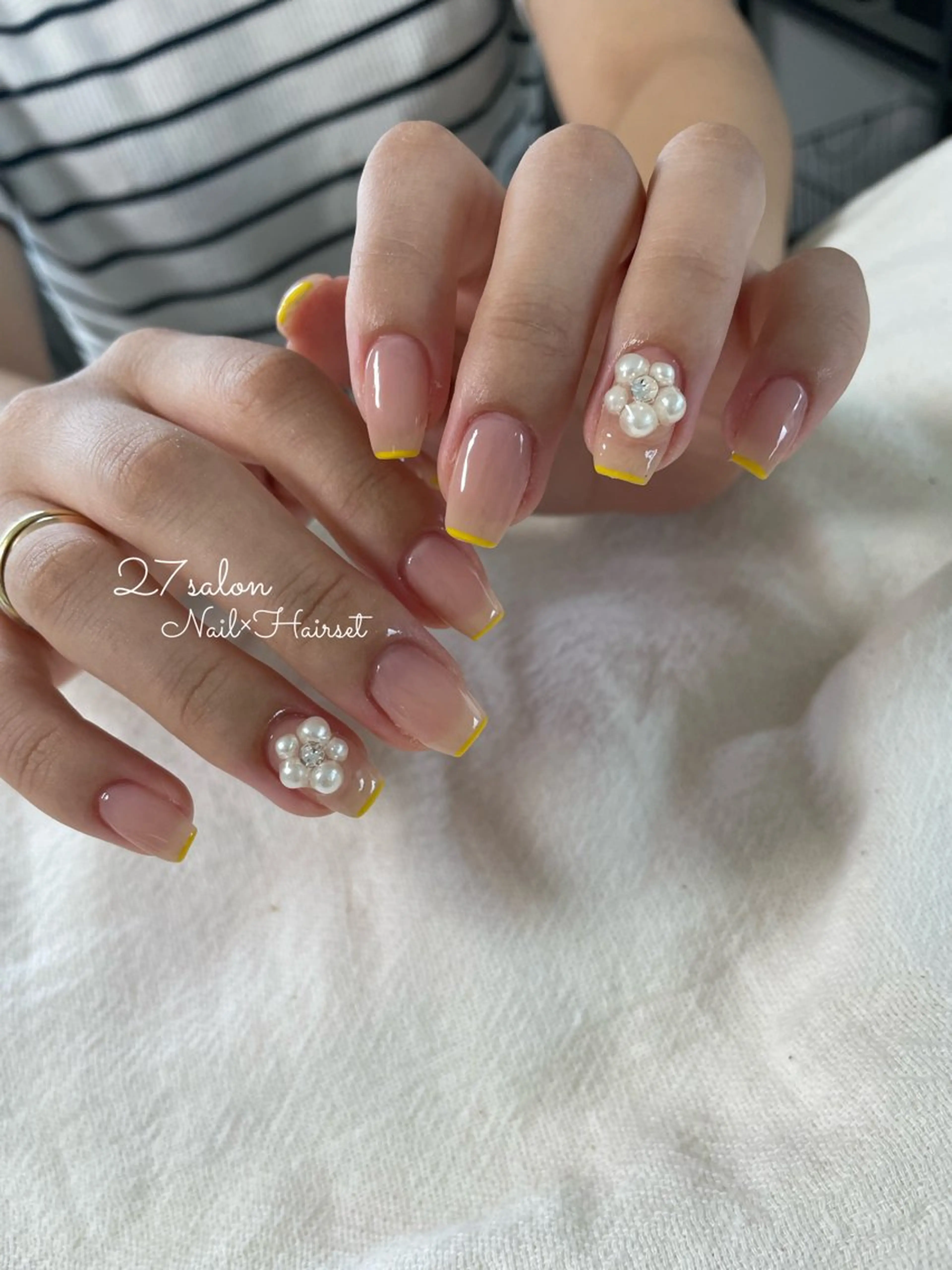 ネイル フレンチネイル ワンホンネイル 黄色 27salon yuinaのネイルデザイン