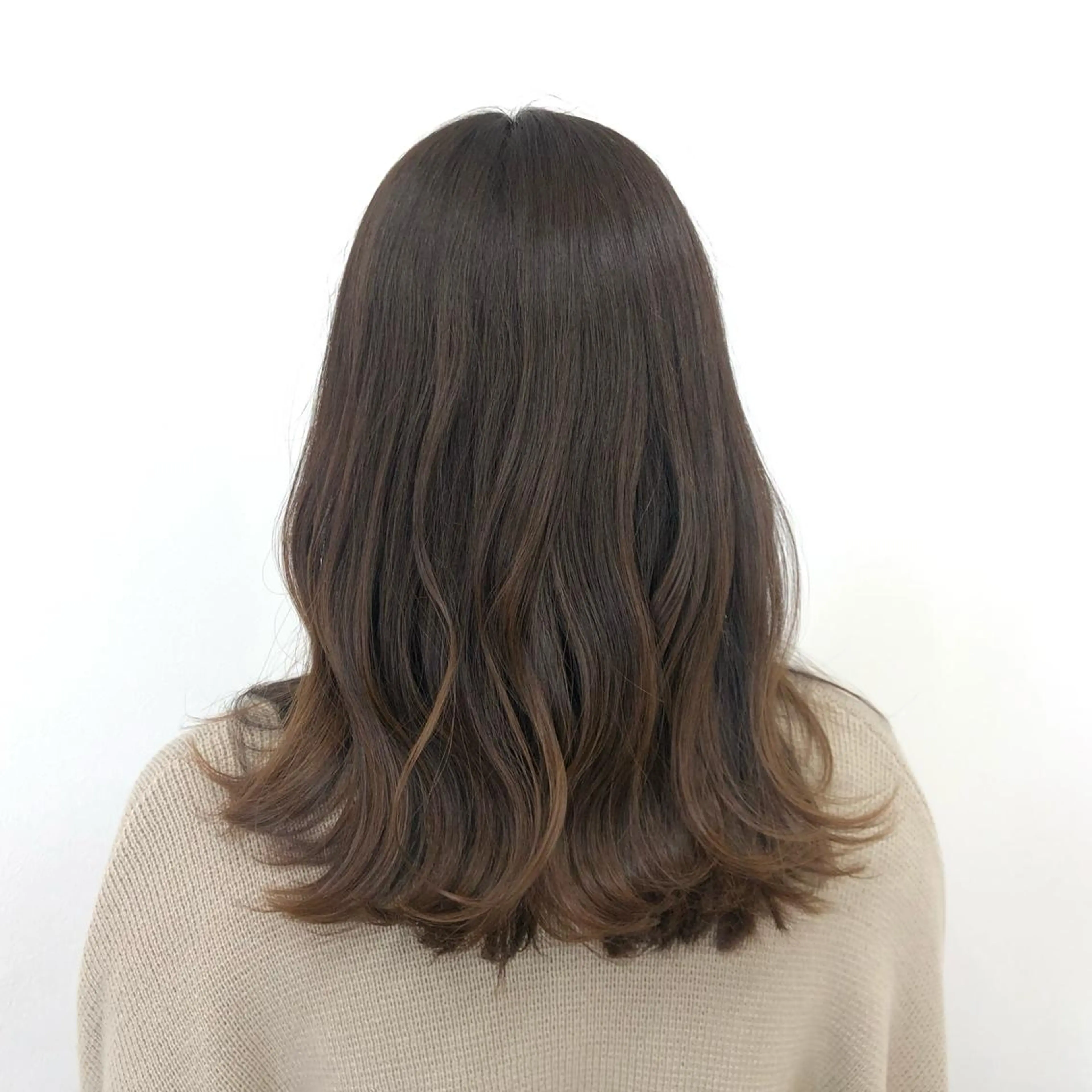 セミロング 堀越 エリのヘアスタイル