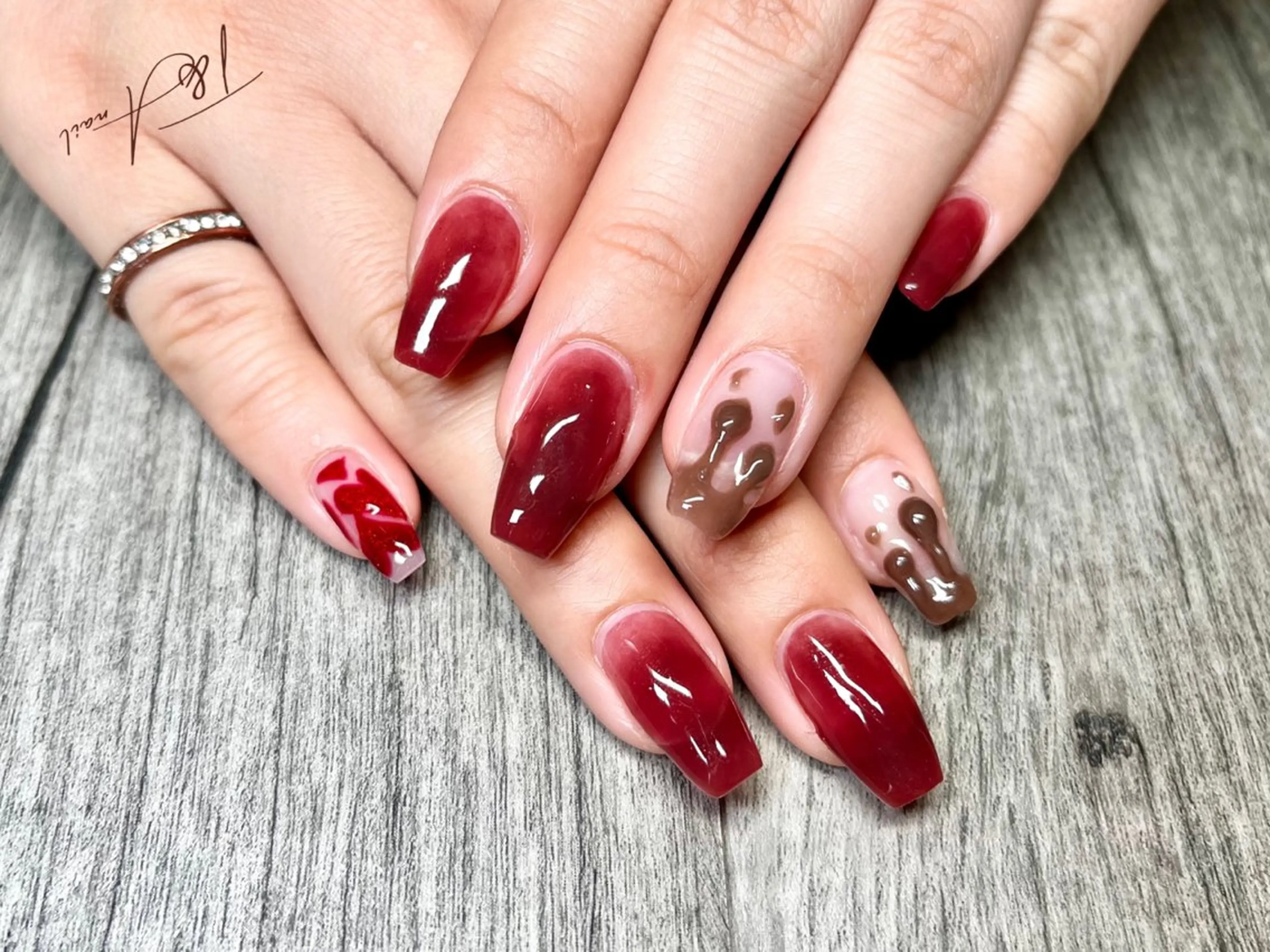 ネイル 長さ出し ジェルネイル ハート 赤色 スカルプネイル ハンドネイル T&A nailのネイルデザイン