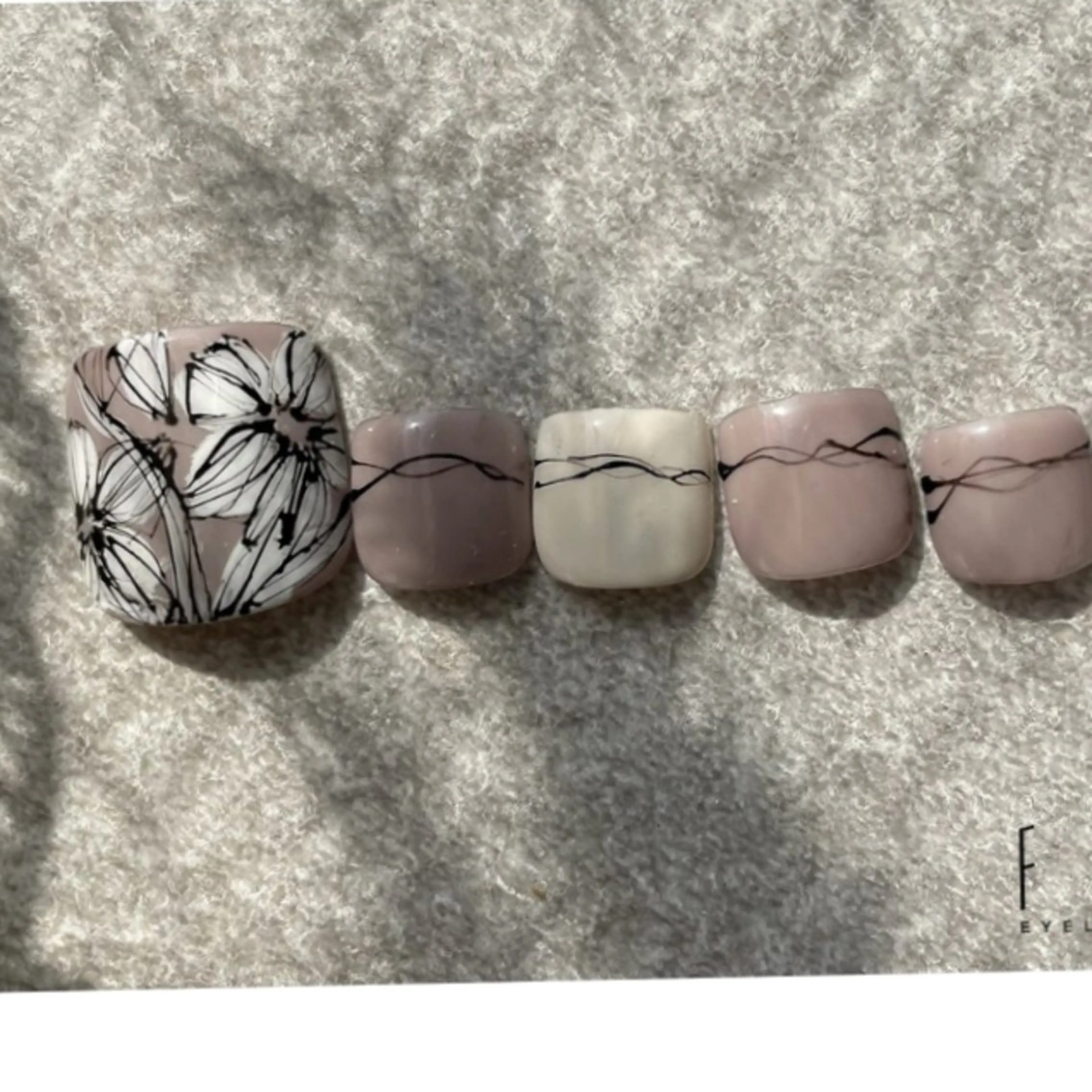 ネイル アートネイル フラワーネイル 春ネイル フットネイル FIKA 折戸のネイルデザイン