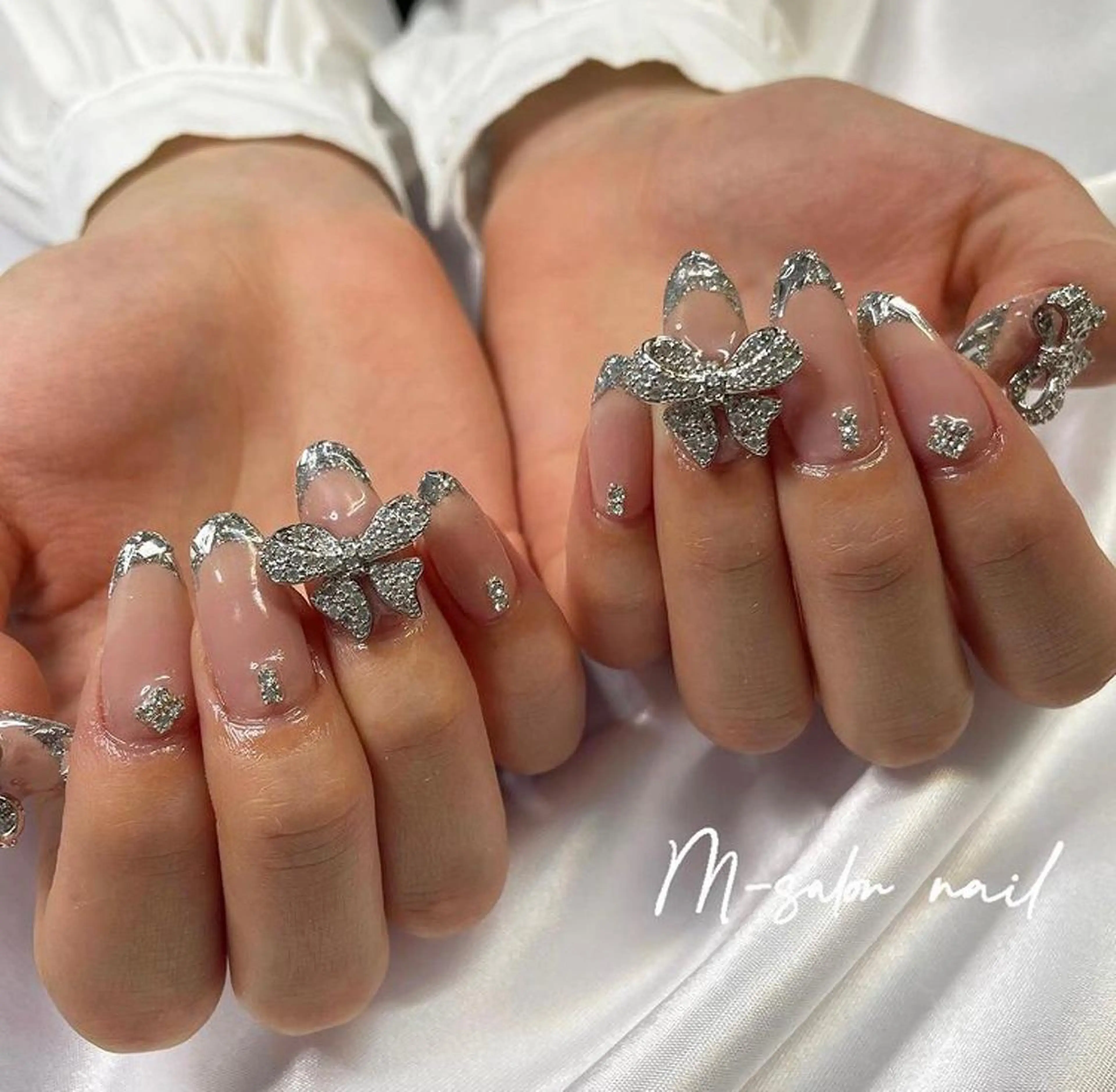 ネイル フレンチネイル ガラスフレンチ キラキラネイル リボン ハンドネイル 韓国/網紅/パーツ M-salonのネイルデザイン