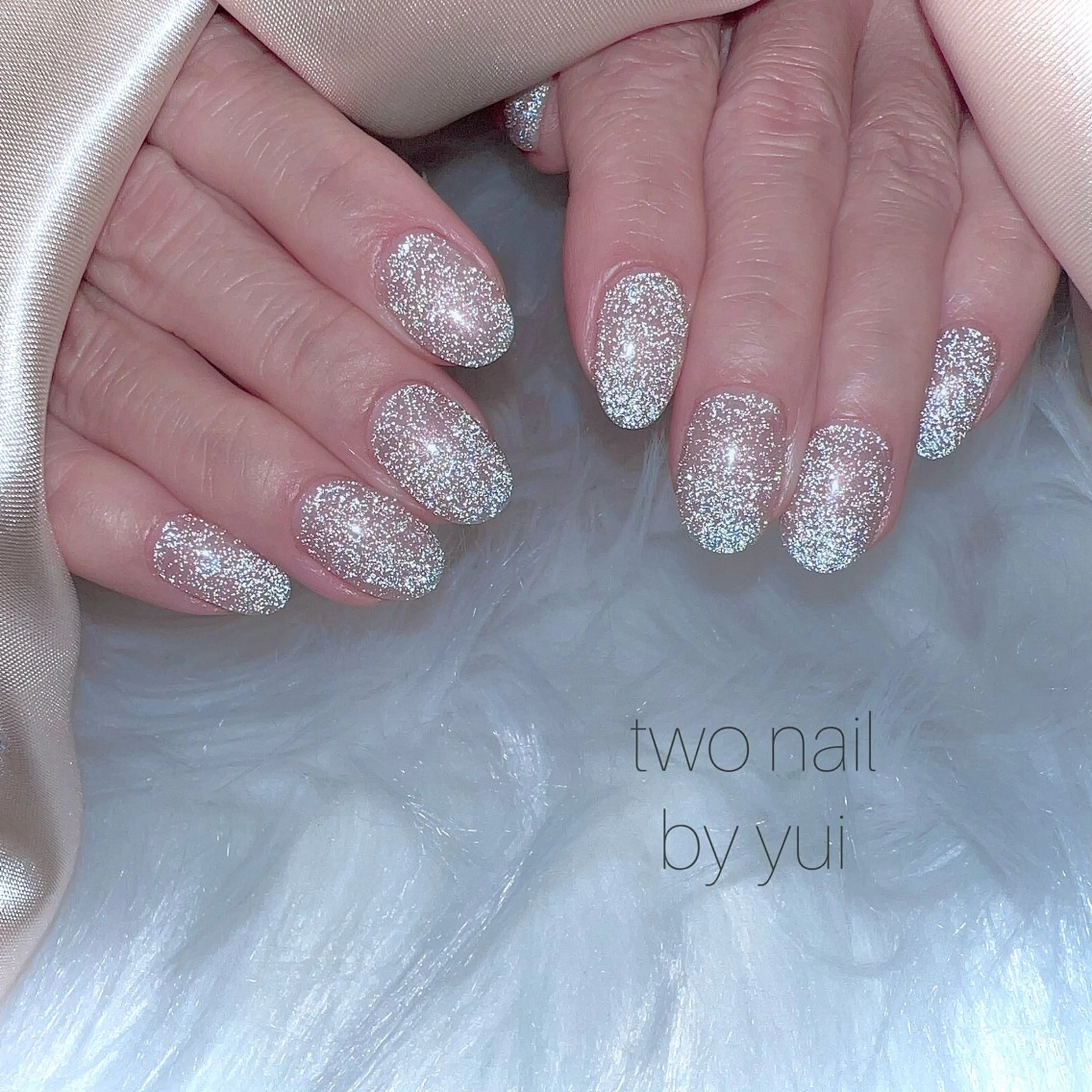 ネイル キラキラネイル ネイルチップ ホワイト ハンドネイル two nailのネイルデザイン
