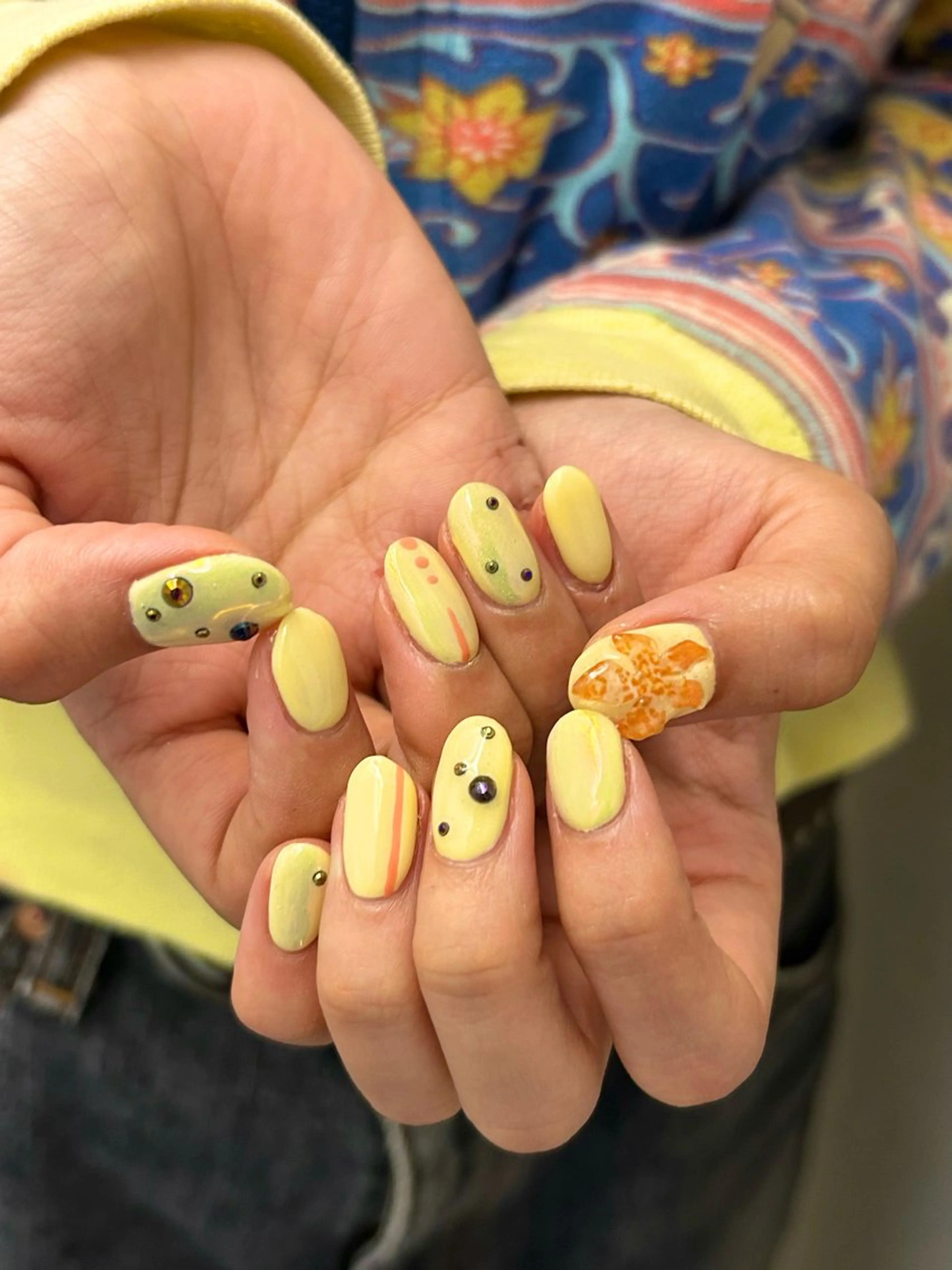 ネイル ハンドネイル 🌟暖色系ハイトーン 🌟AIのヘアスタイル