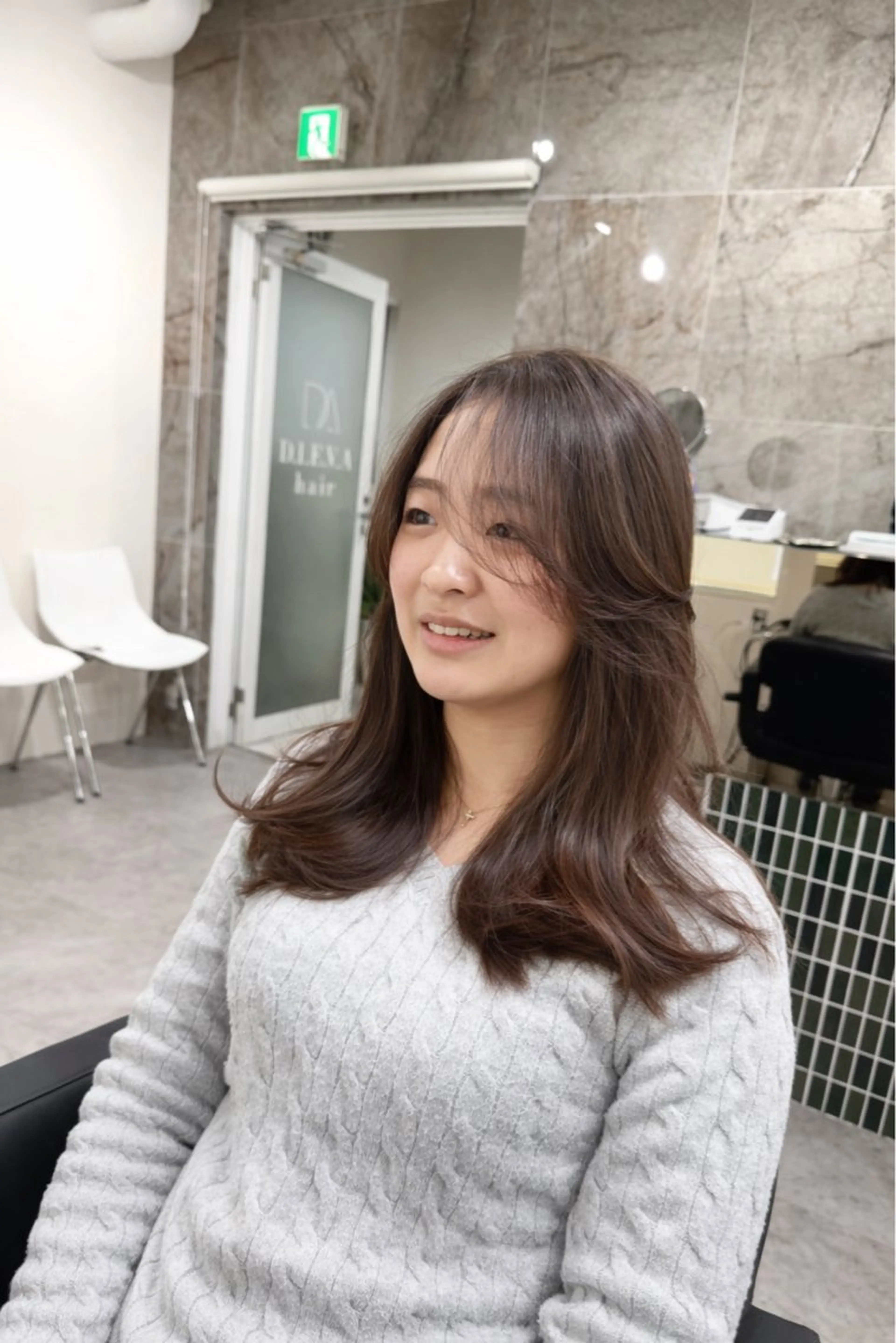 セミロング カット トリートメント 猿渡 /🍃乾燥ケア × ✨透明感カラーのヘアスタイル