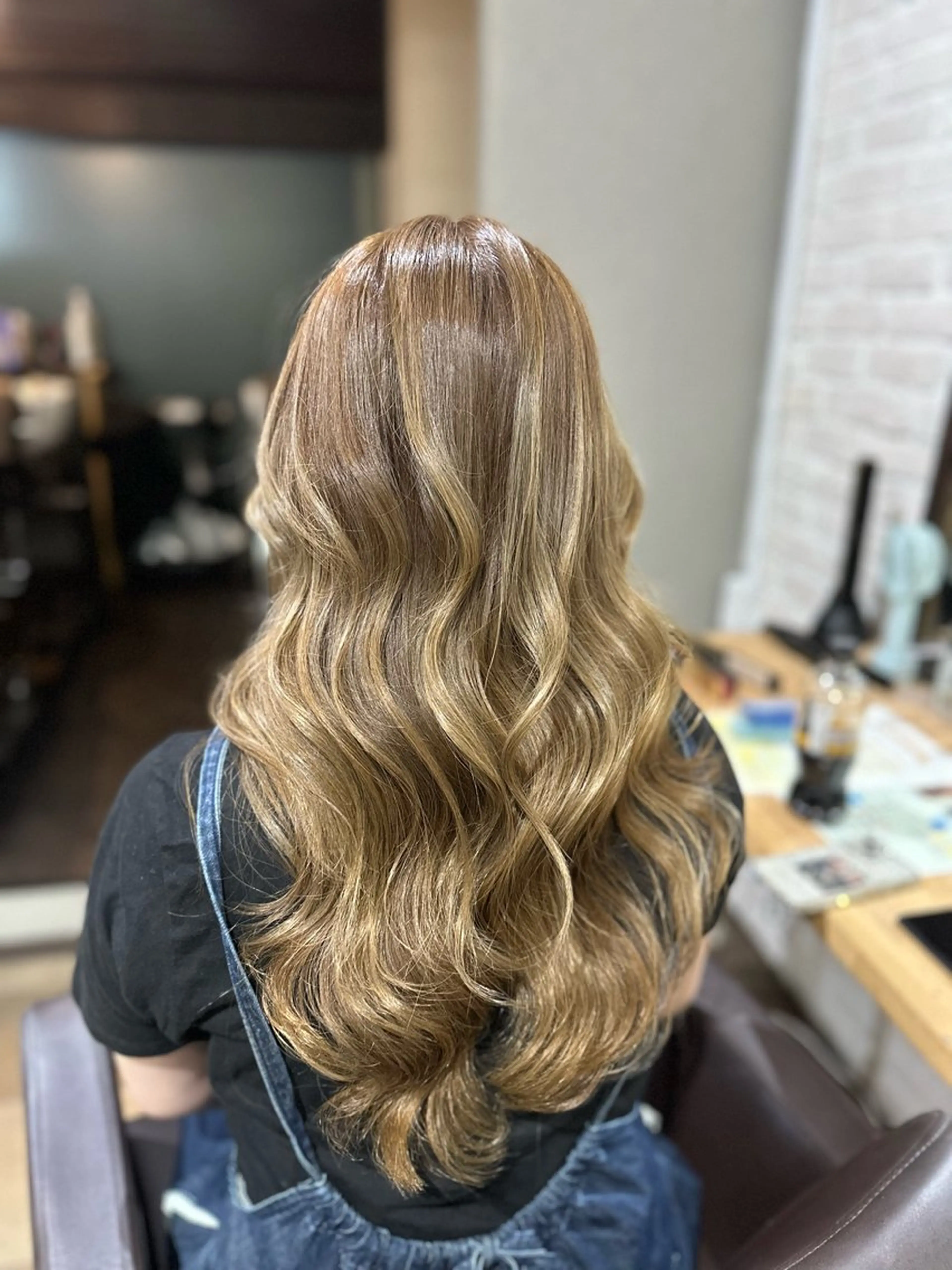 ロング カラー アッシュ ハイライトカラー ハイライト 茉音 茉音のヘアスタイル