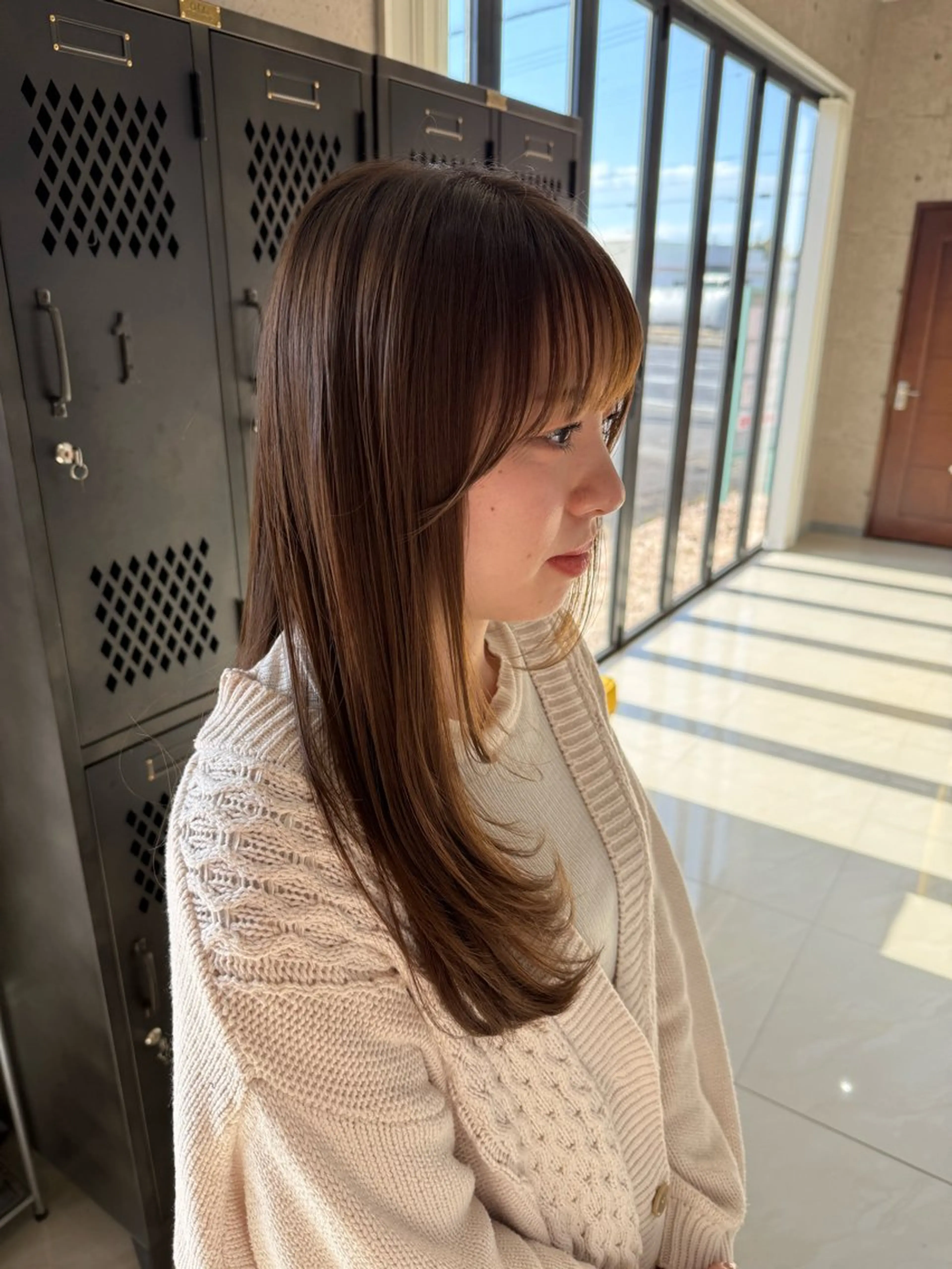 ロング カラー 顔周りカット レイヤーカット おくれ毛 廣瀬 愛のヘアスタイル