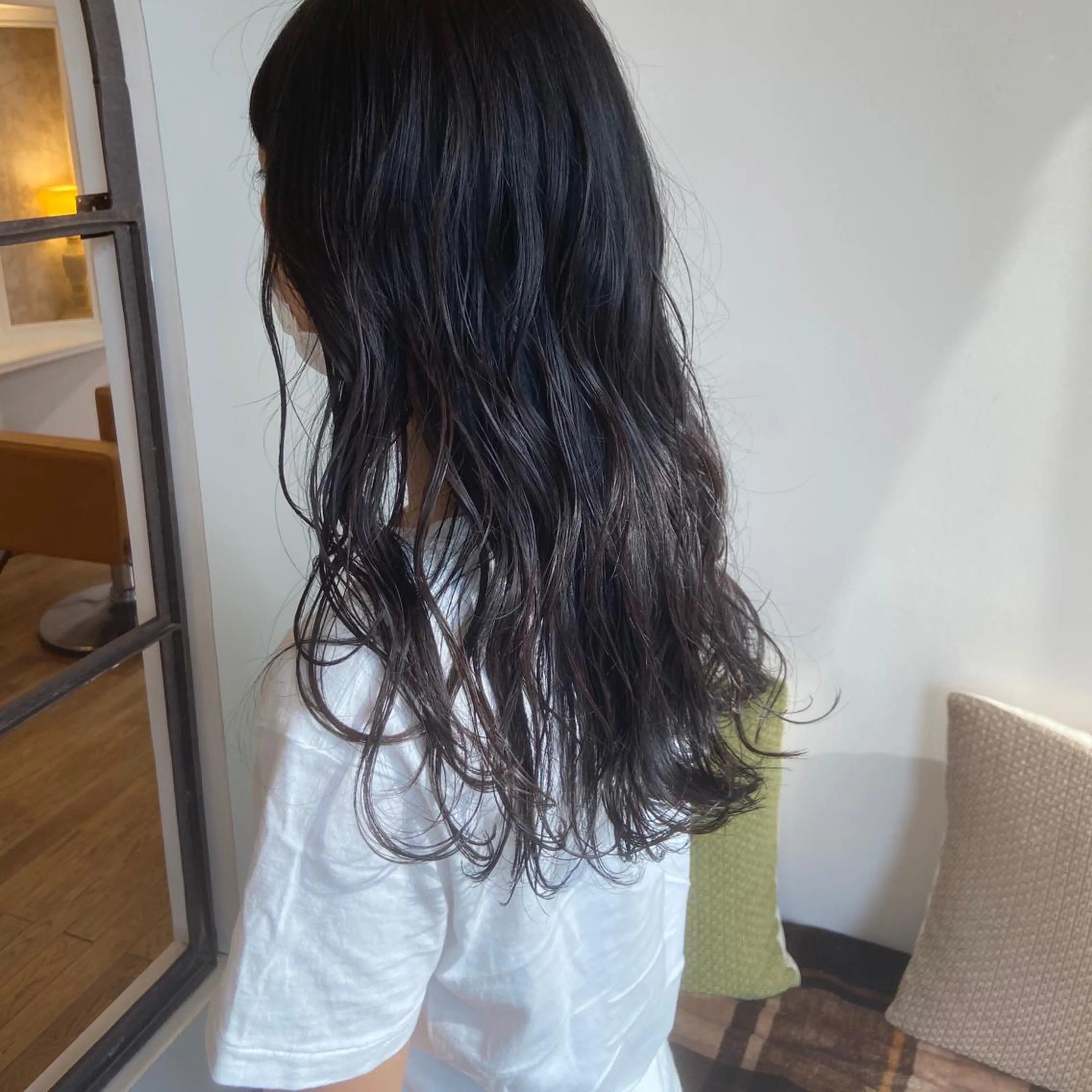 セミロング 峯 志帆のヘアスタイル