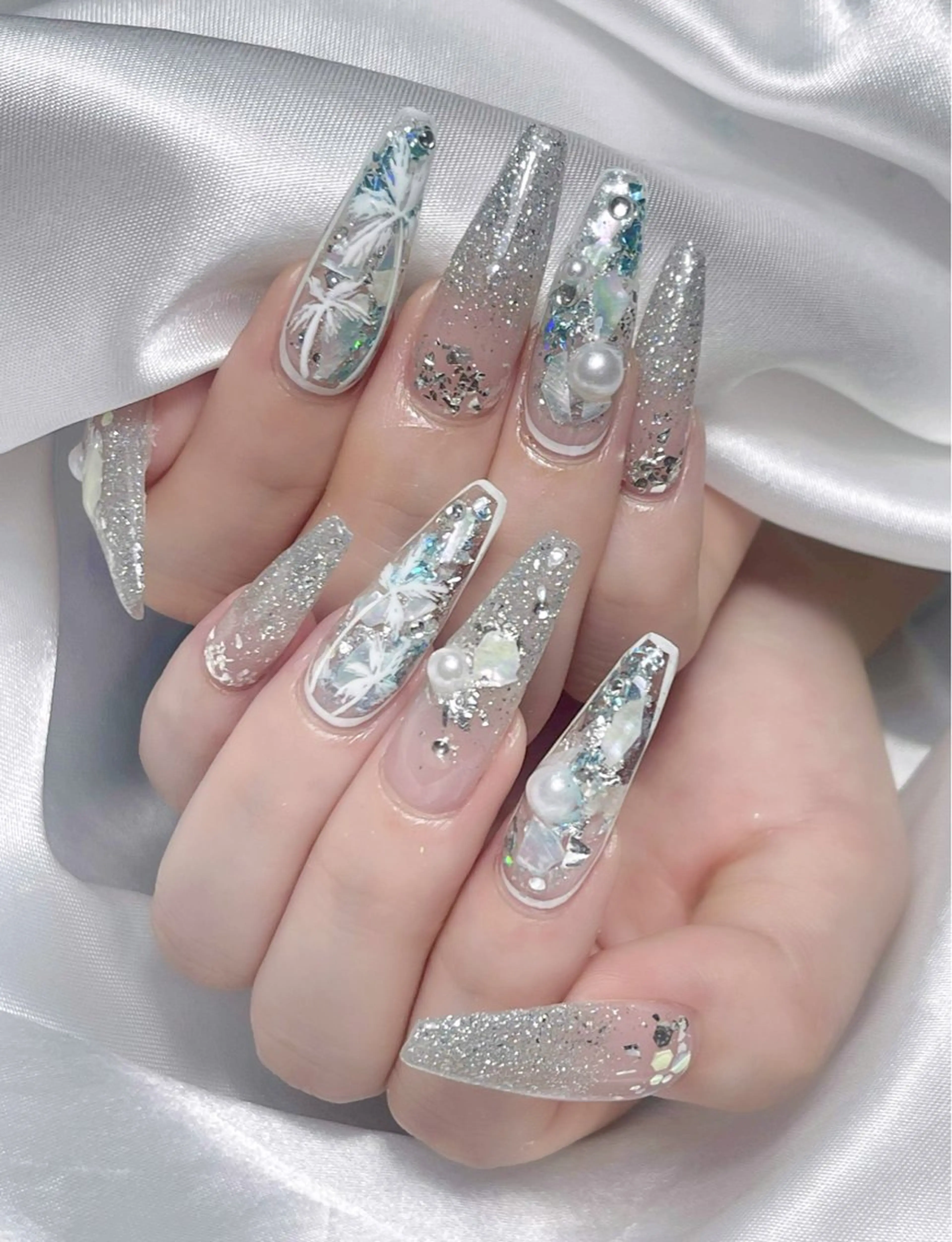 ネイル LEELA NAIL STUDIO所属・LEELA NAIL STUDIOのネイルデザイン