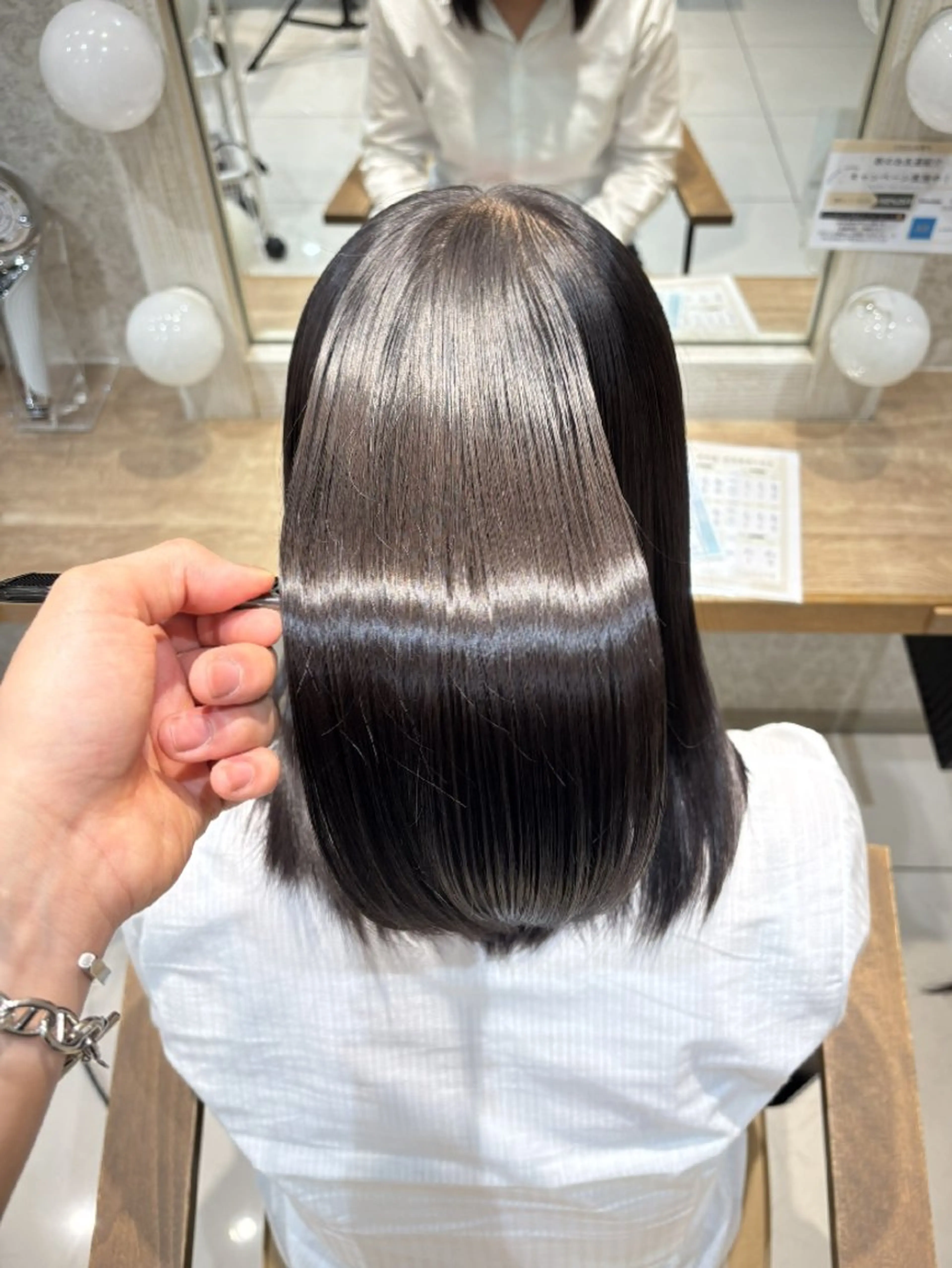 【いま話題の縮毛矯正🕵️ダメージレスに癖を伸ばす🌈】酸性ストレートの写真