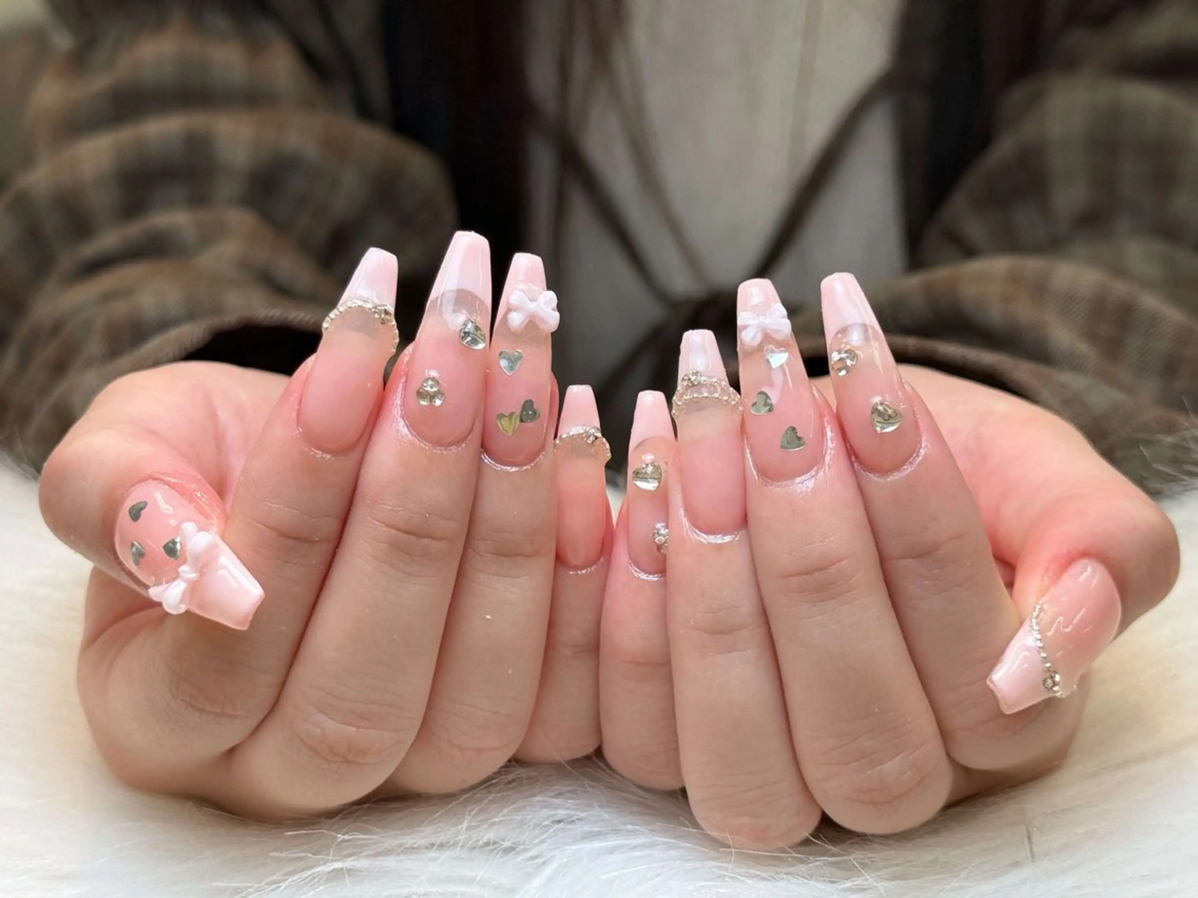 ネイル グラデーション キラキラネイル ワンカラーネイル 冬ネイル Jenn Nail Salonのネイルデザイン