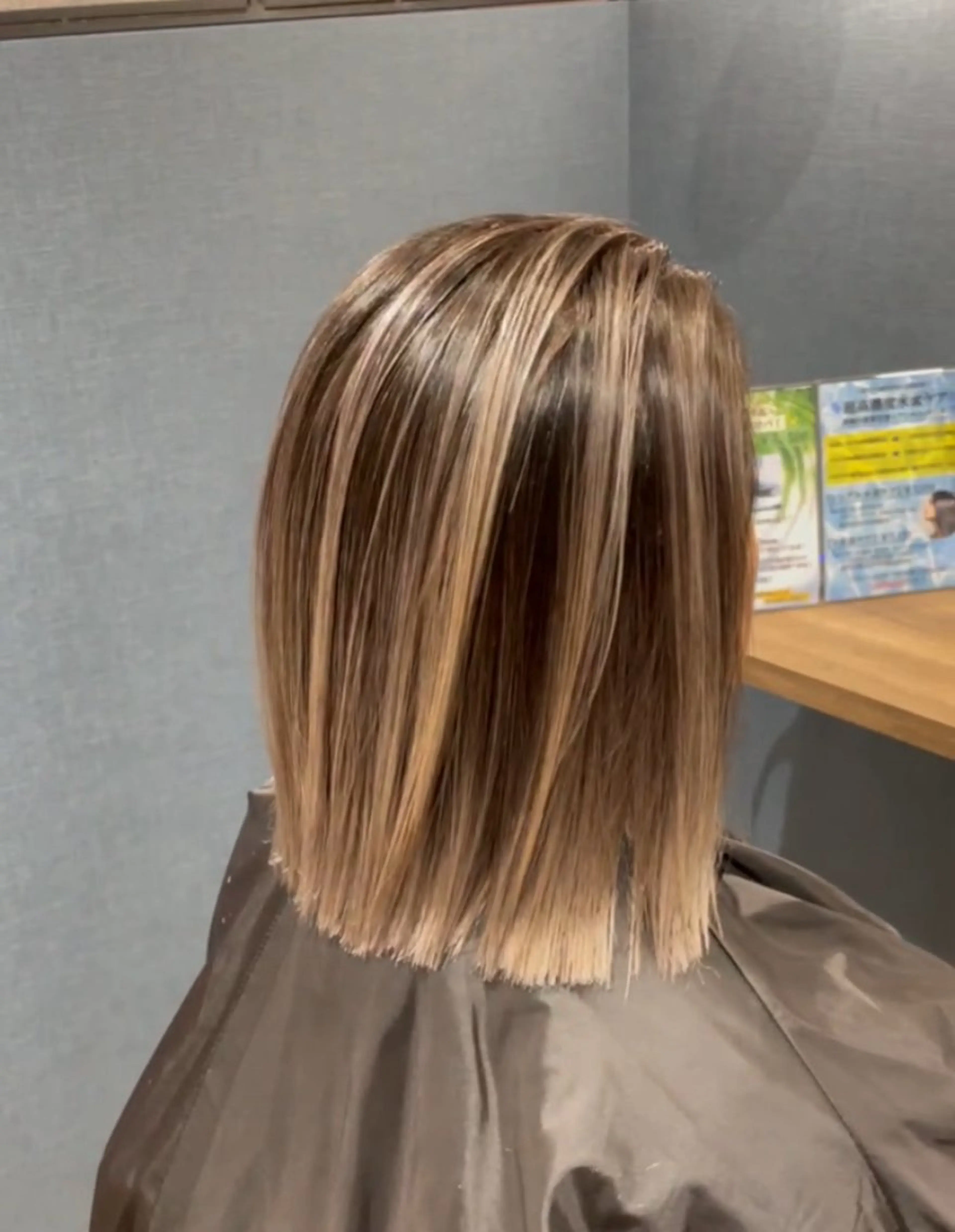 ミディアム レイヤーカット labimani所属・阪急箕面駅 ショートモデル募集のヘアスタイル