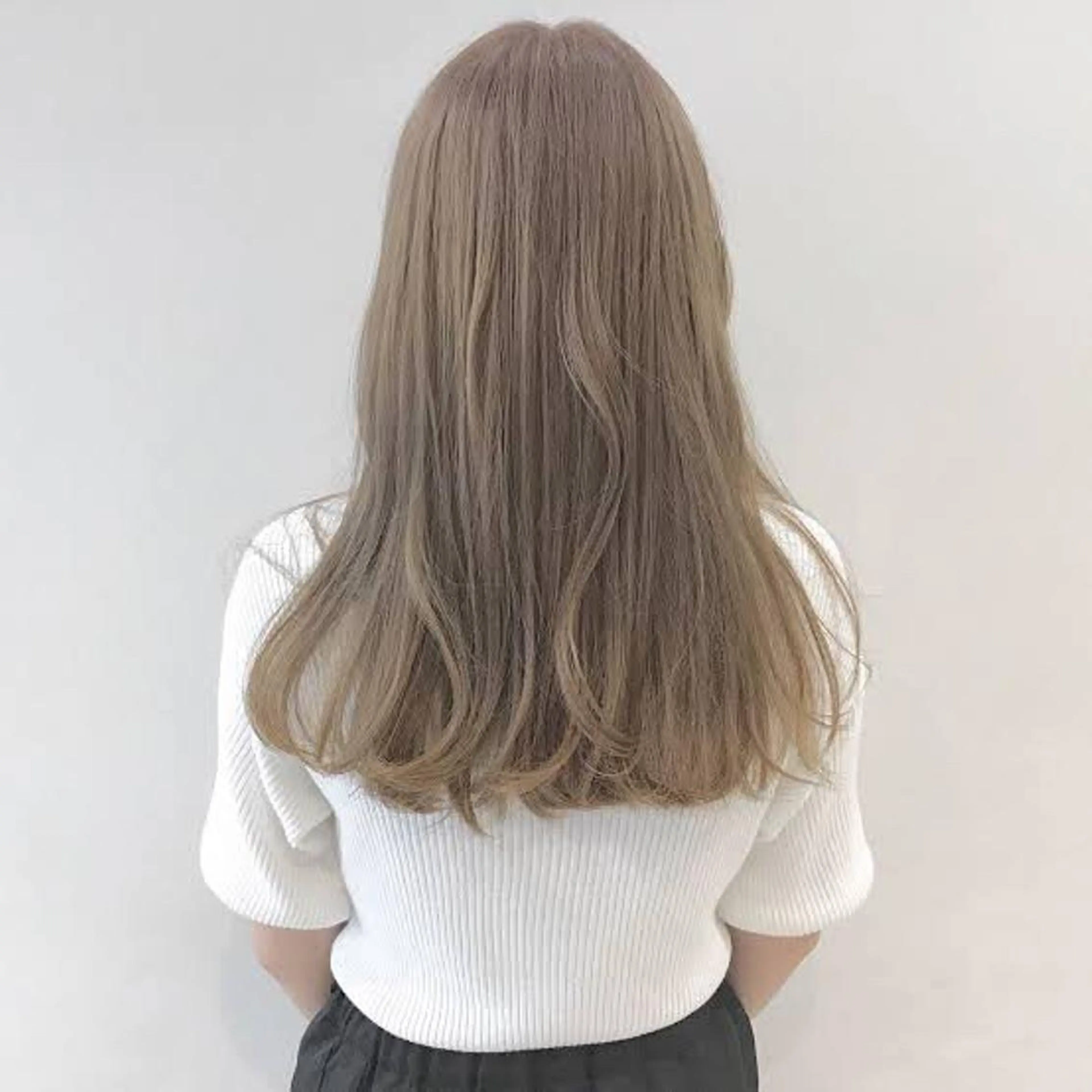 セミロング カラー セジールヘアメゾン所属・韓国レイヤー/透明感 カラー🐈曾根高のヘアスタイル