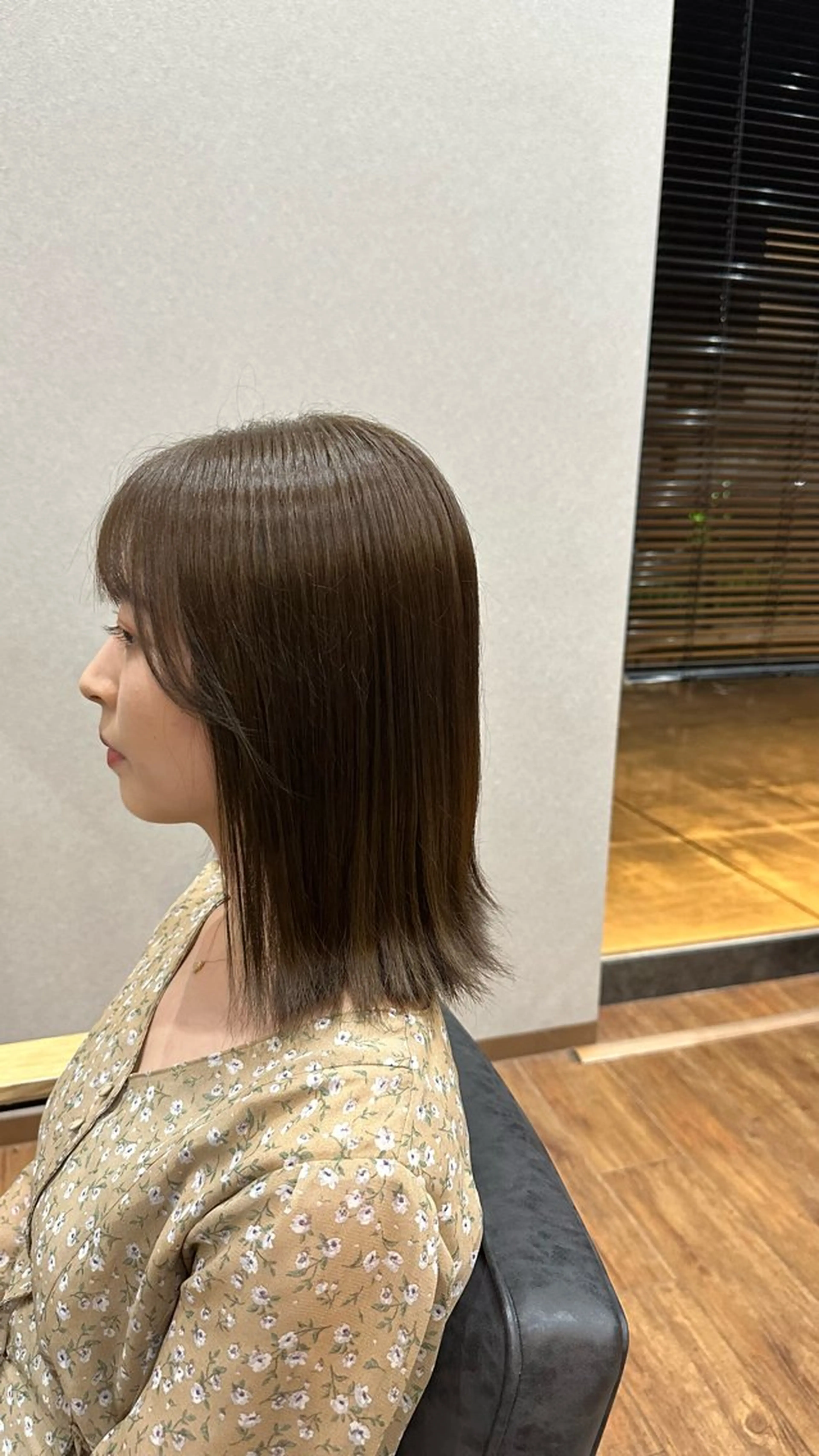 ミディアム カラー グレージュ オリーブグレージュ オリーブグレー ヘアカラー トリートメント clocca所属・鵜飼 真伍のヘアスタイル