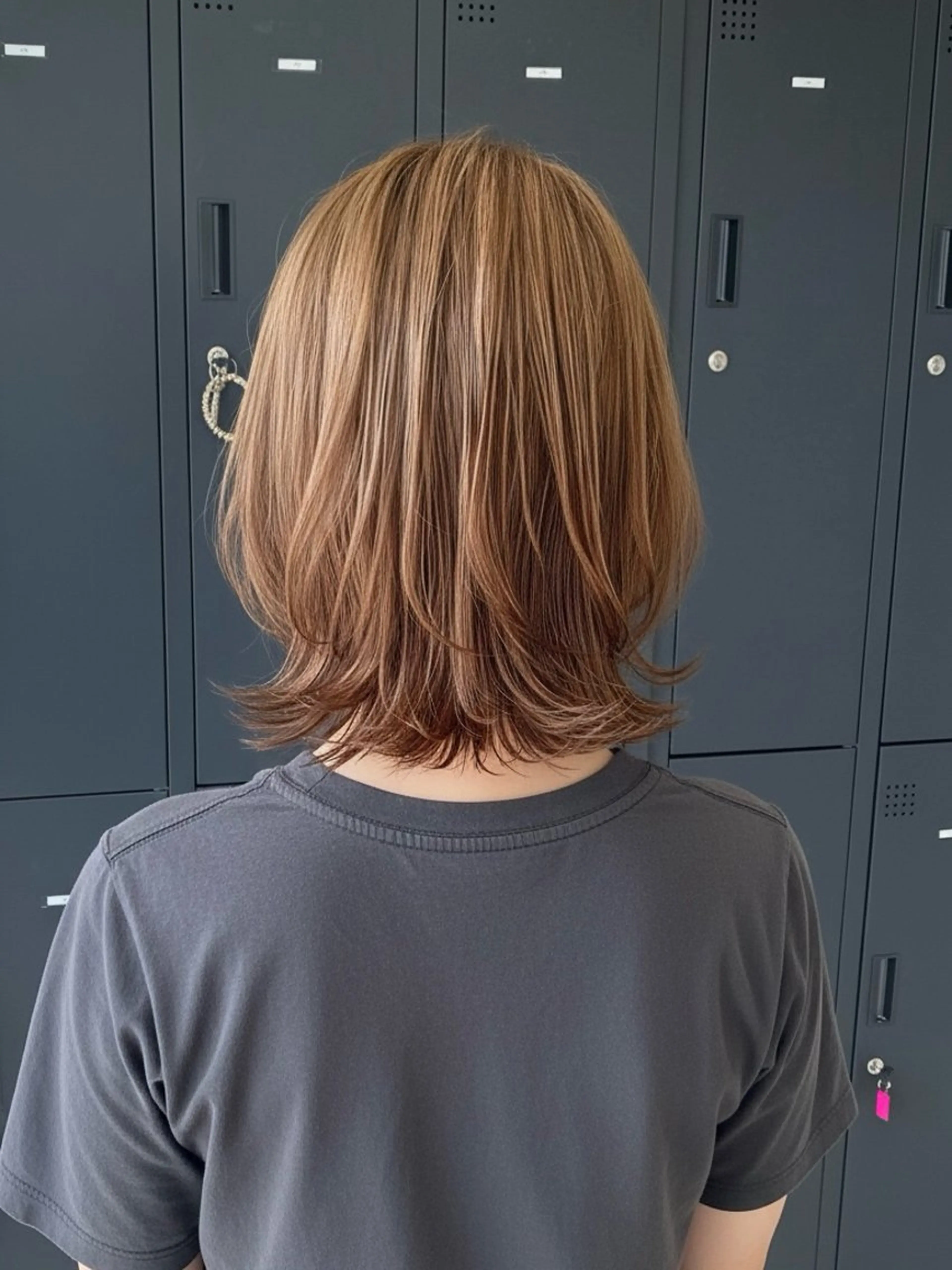 ミディアム カット ヘアカラー パーマ 縮毛矯正 トリートメント ヘッドスパ 艶髪レイヤーの王 また復活の大澤竜馬のヘアスタイル