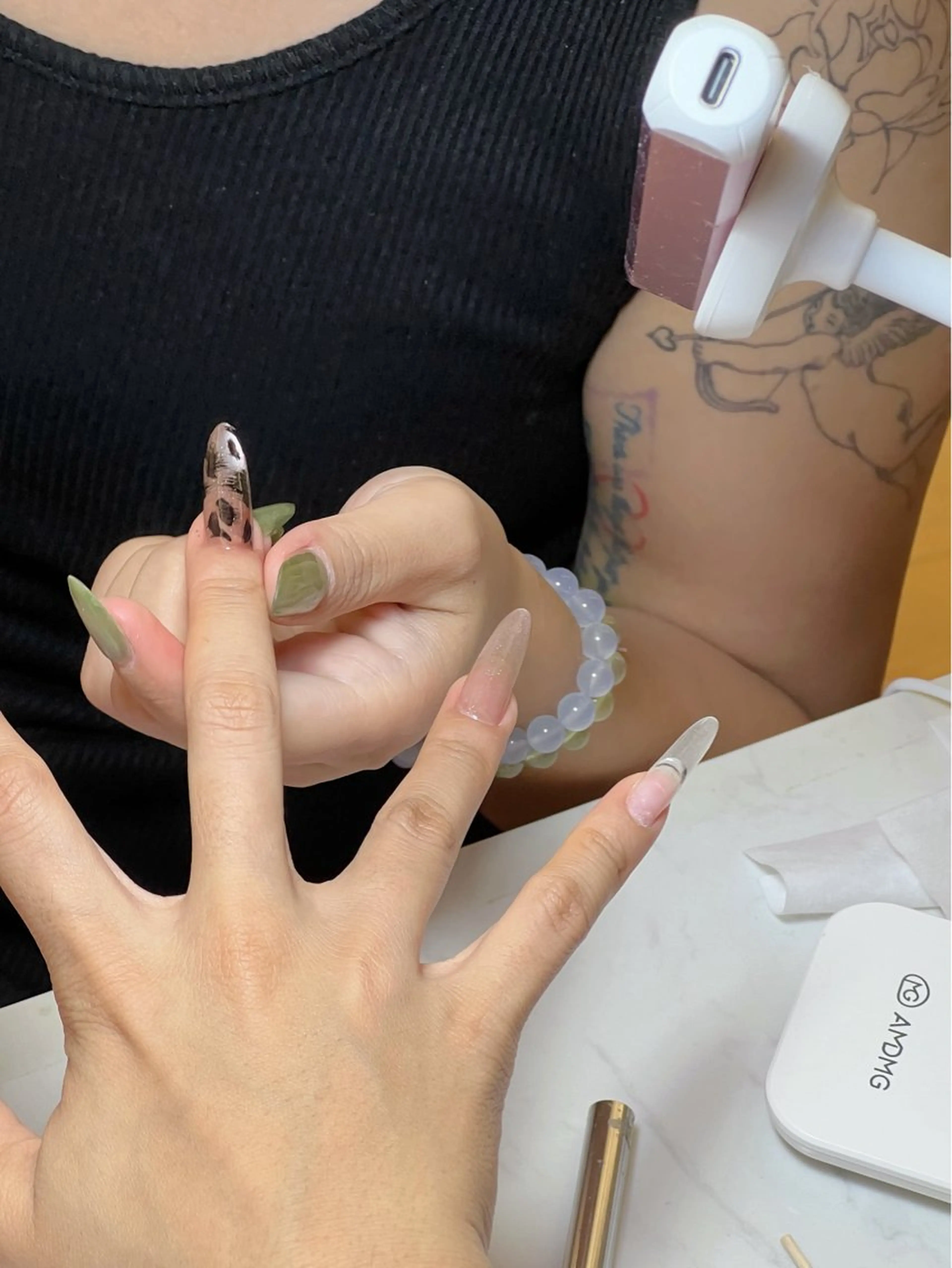 メンズ ネイル アートネイル フレンチネイル ジェルネイル キラキラネイル パラジェル Bloom スカルプ専門店のネイルデザイン