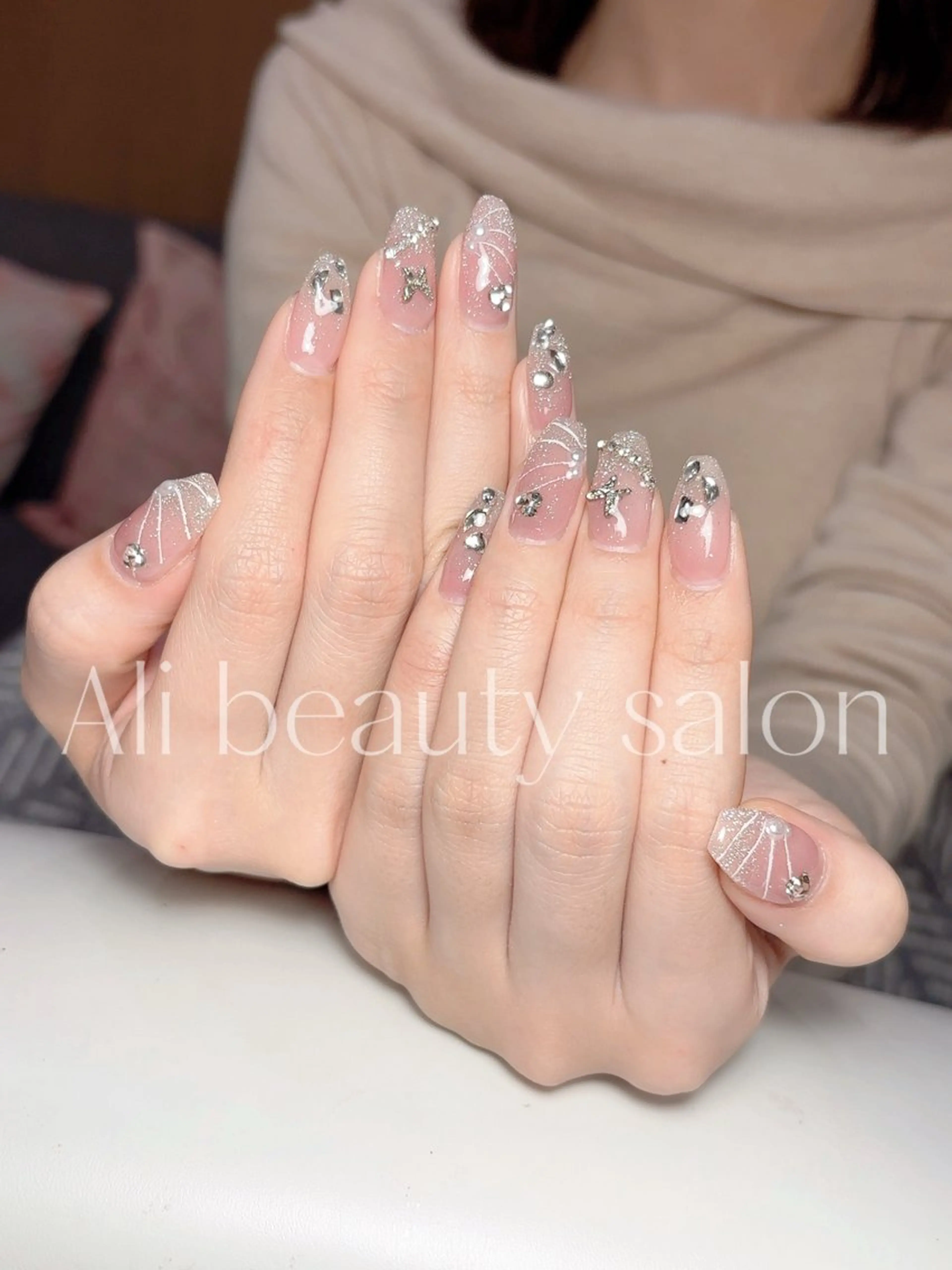 ネイル グラデーション ラメ(グリッター) ラメグラデーション 持ち込み ハンドネイル Ali 新小岩 ネイル専門のネイルデザイン