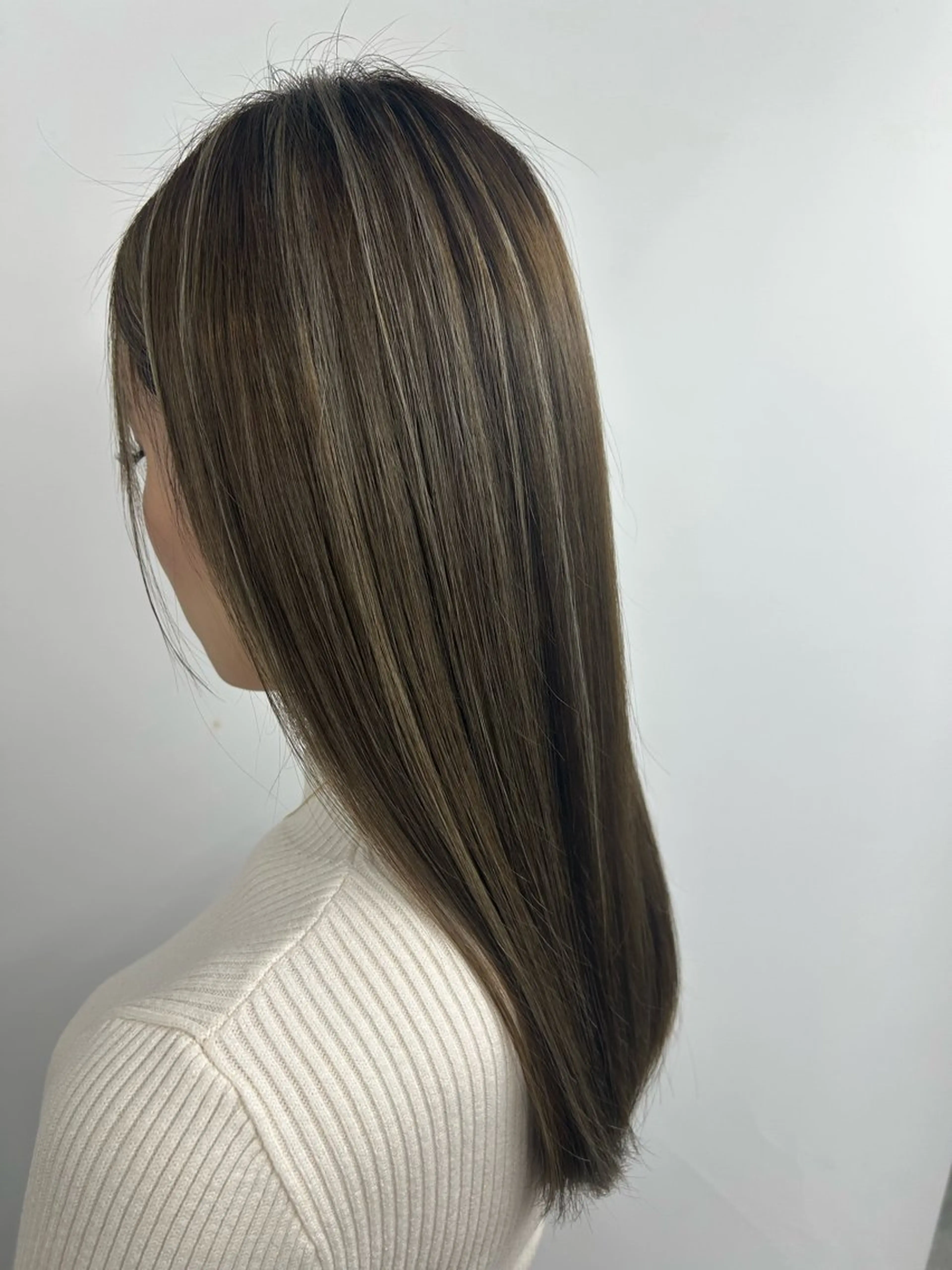 ロング カラー デザインカラー ハイライトカラー ハイライト ヘアカラー トリートメント ベルグロー アルファのヘアスタイル