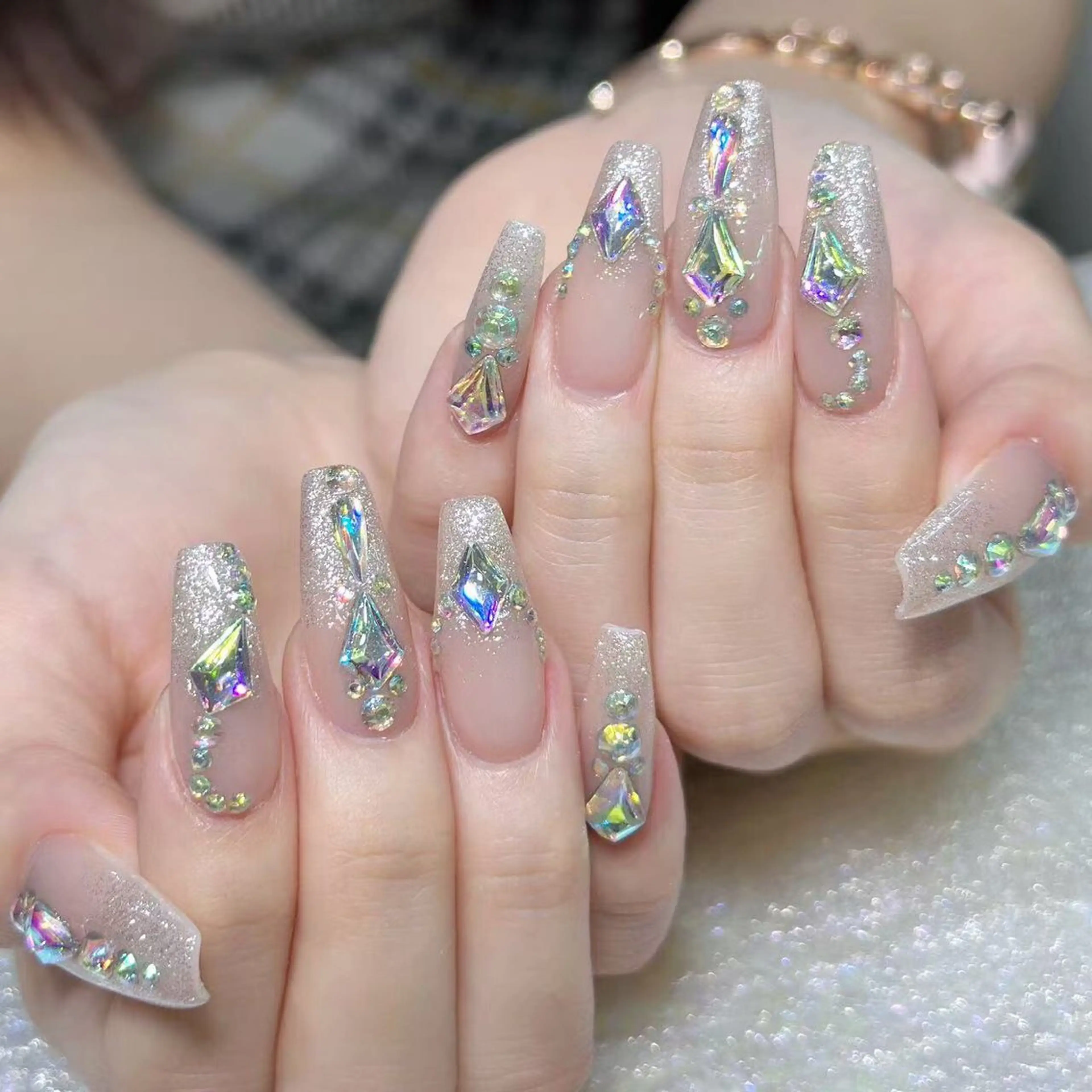 ネイル ハンドネイル Queens テイのネイルデザイン