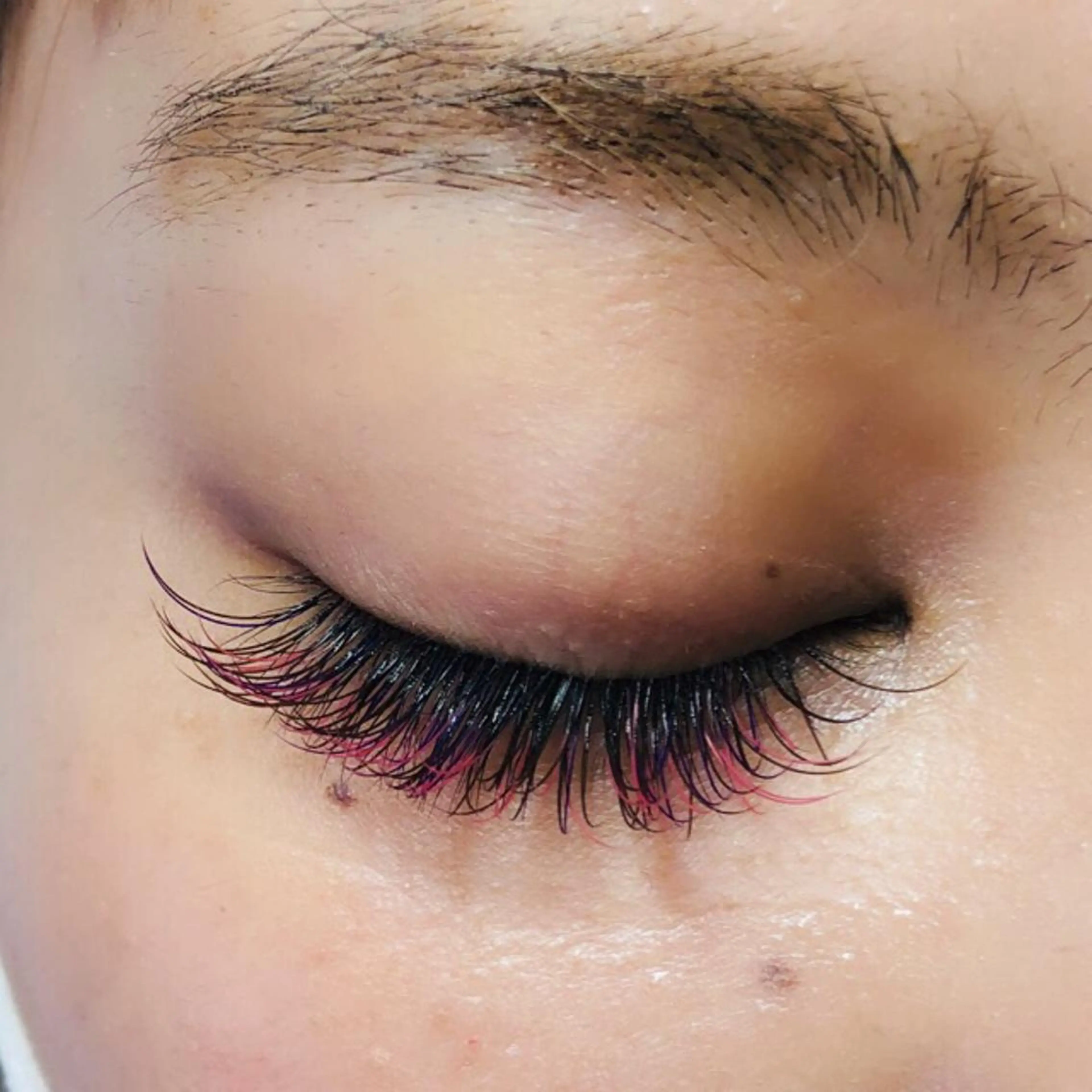 マツエク・マツパ カラーマツエク Hug me eyelashのマツエク・マツパデザイン