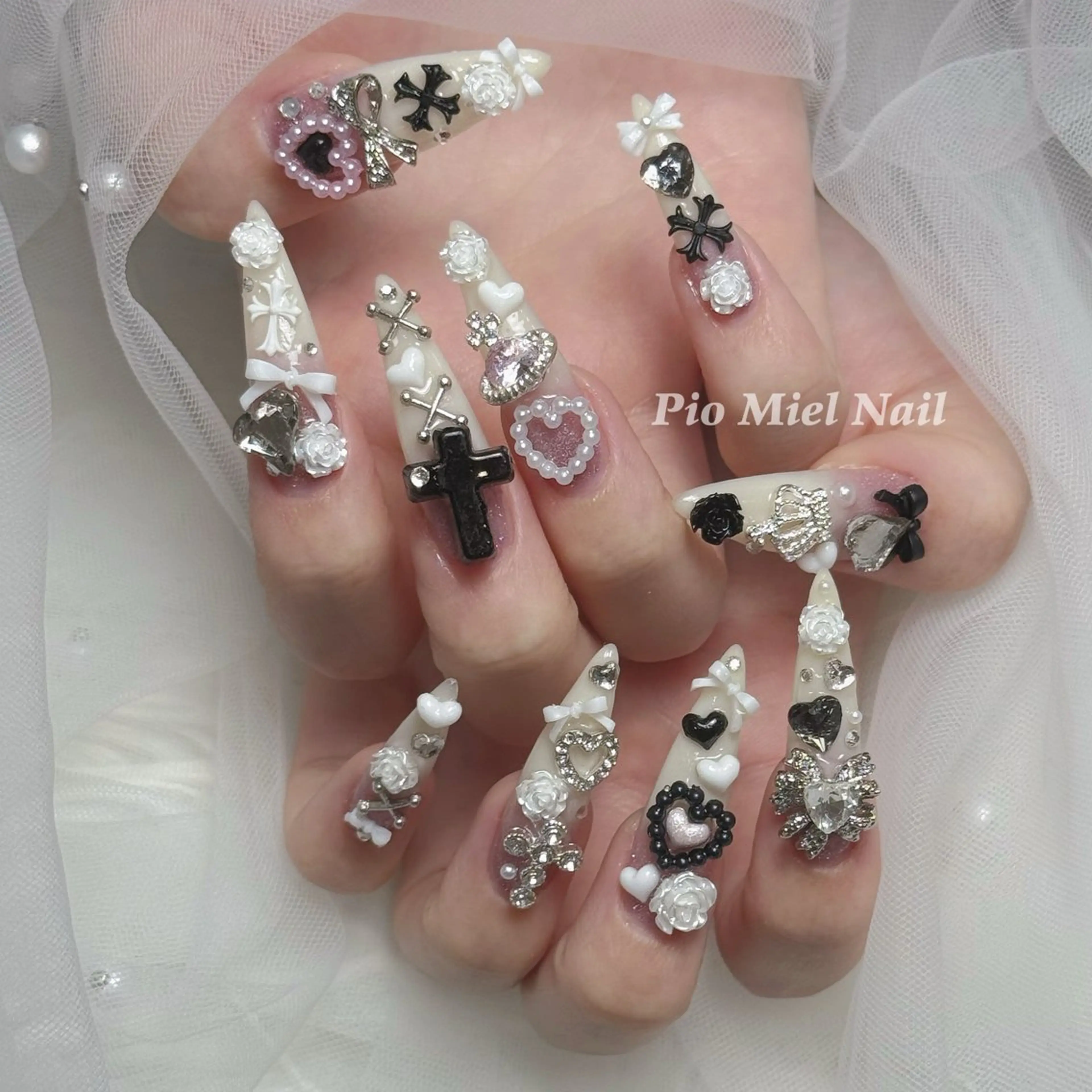 ネイル ハンドネイル Pio Mielのネイルデザイン