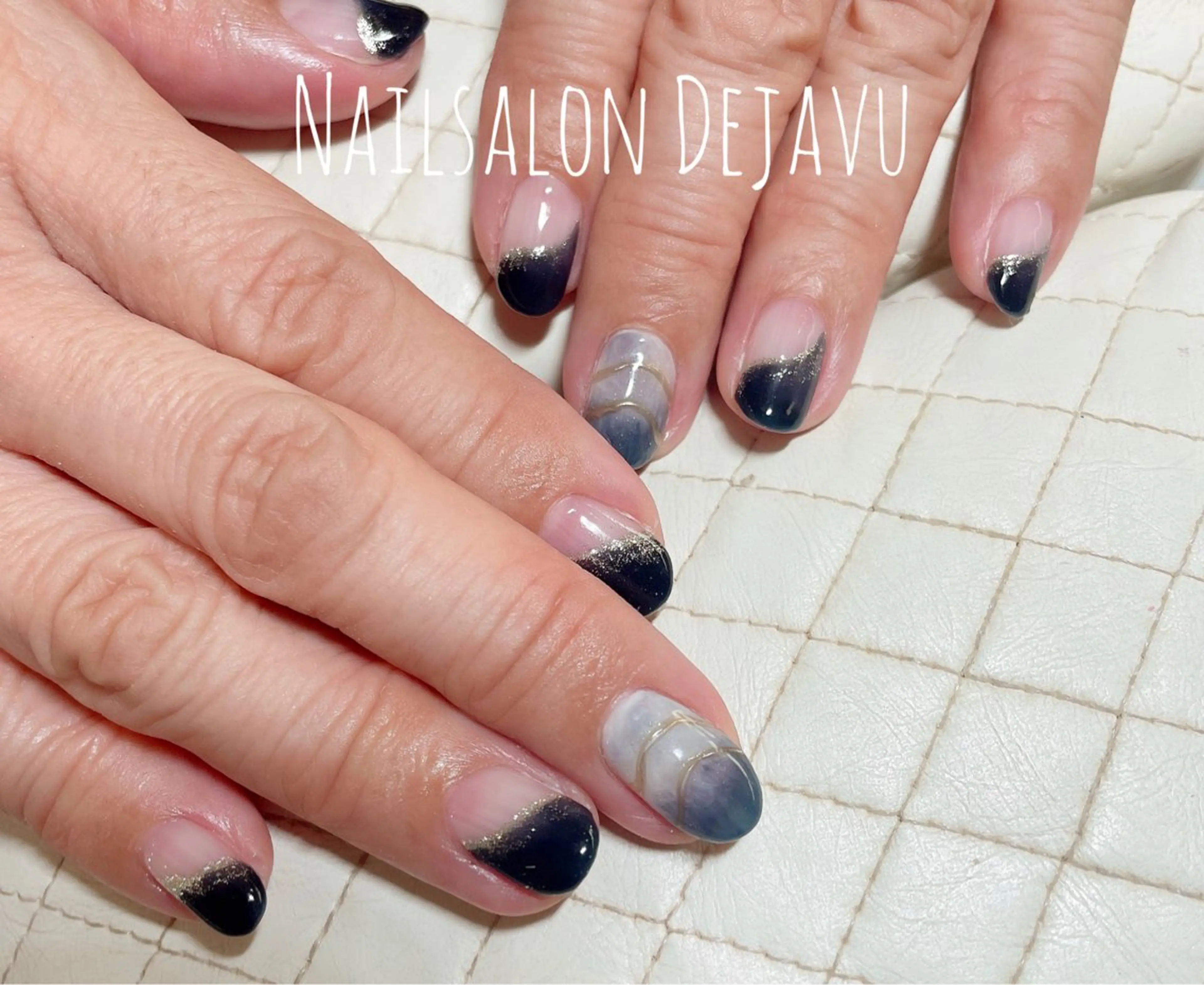 ネイル アートネイル フレンチネイル ラメ(グリッター) 斜めフレンチ ワンカラーネイル Dejavu所属・Nail salon Dejavu 🌿のネイルデザイン