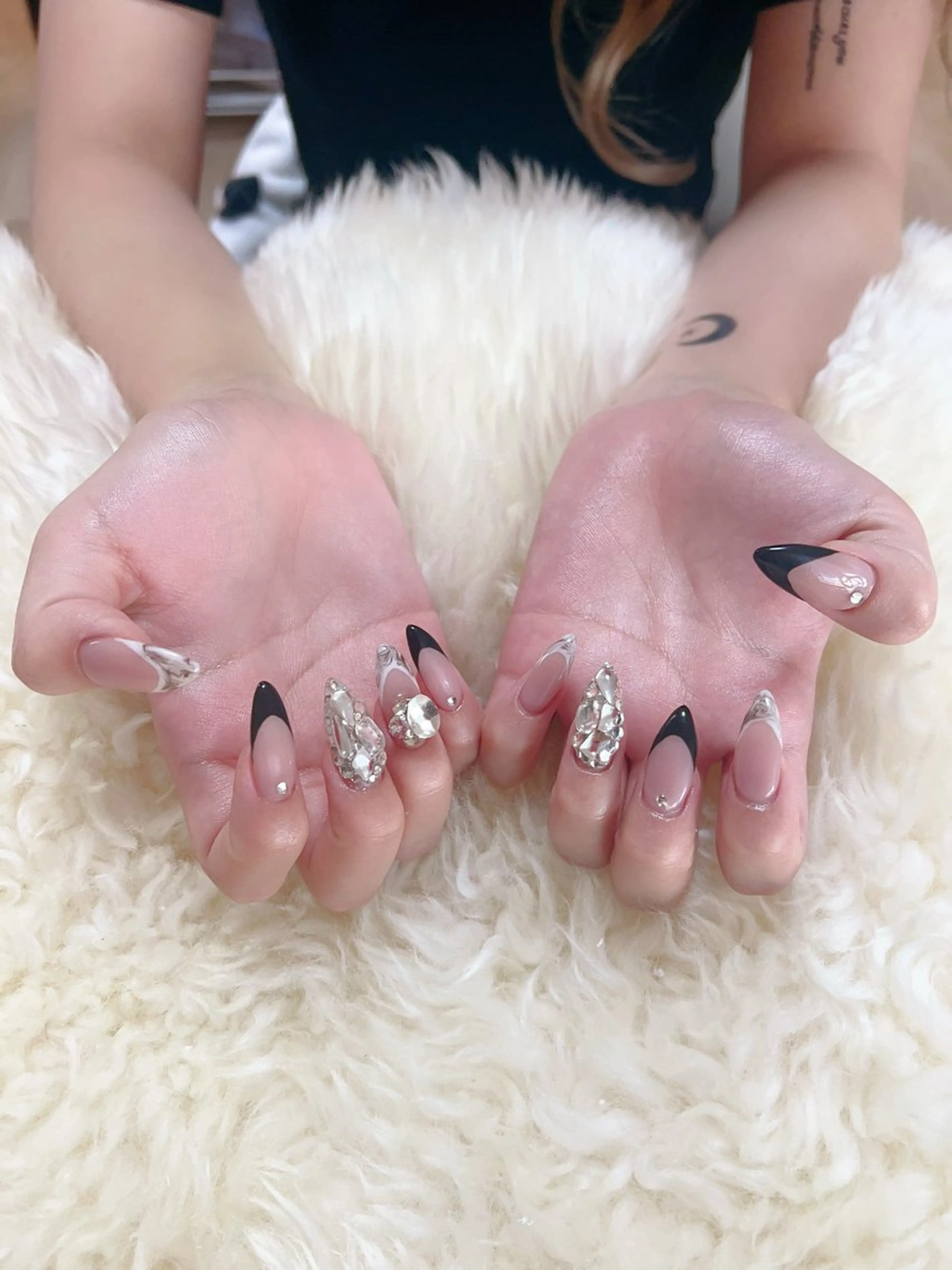 ロング ハンドネイル ハンドケア 💜MIYA nail川崎店のネイルデザイン