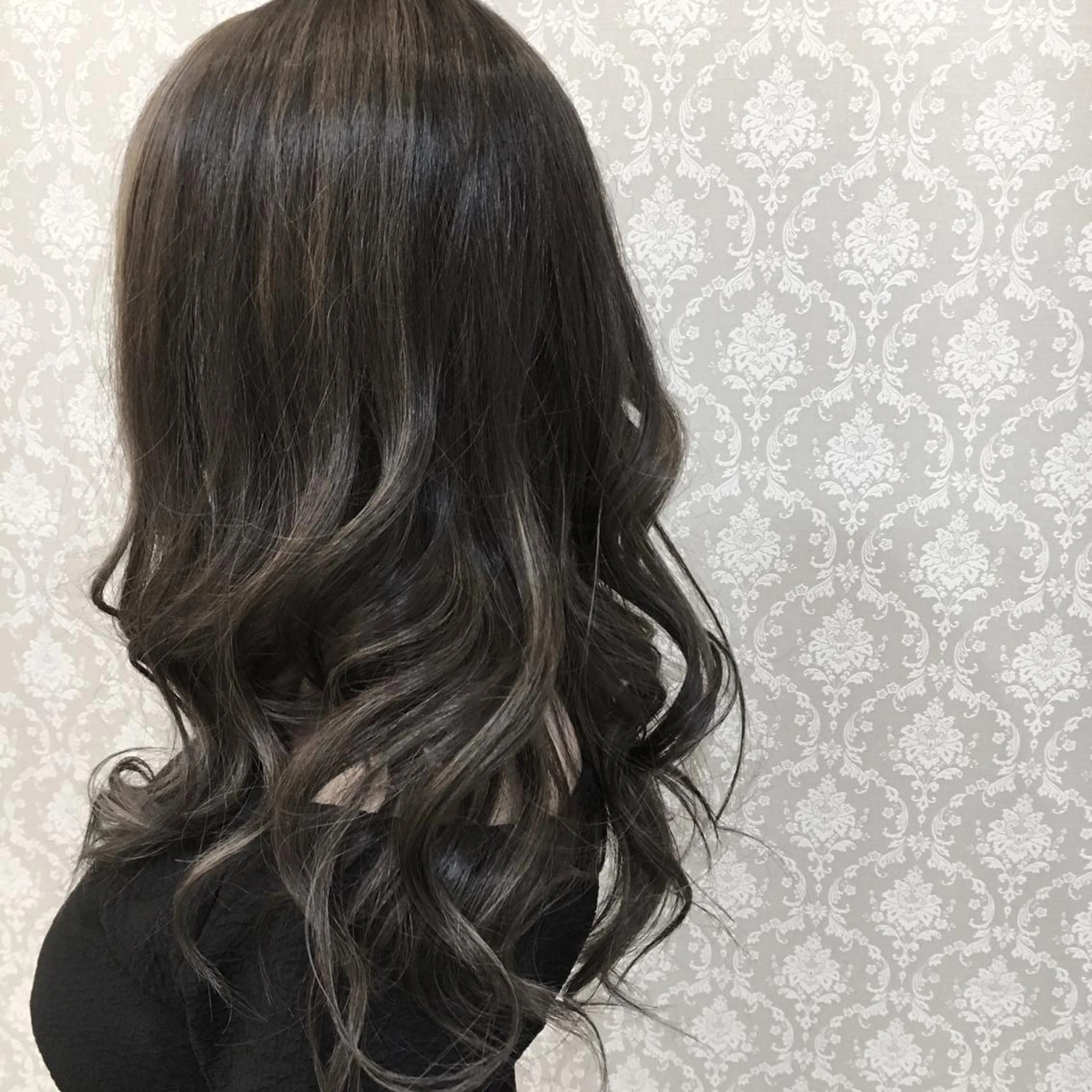 カラー ダークグレー ササキ トモシのヘアスタイル