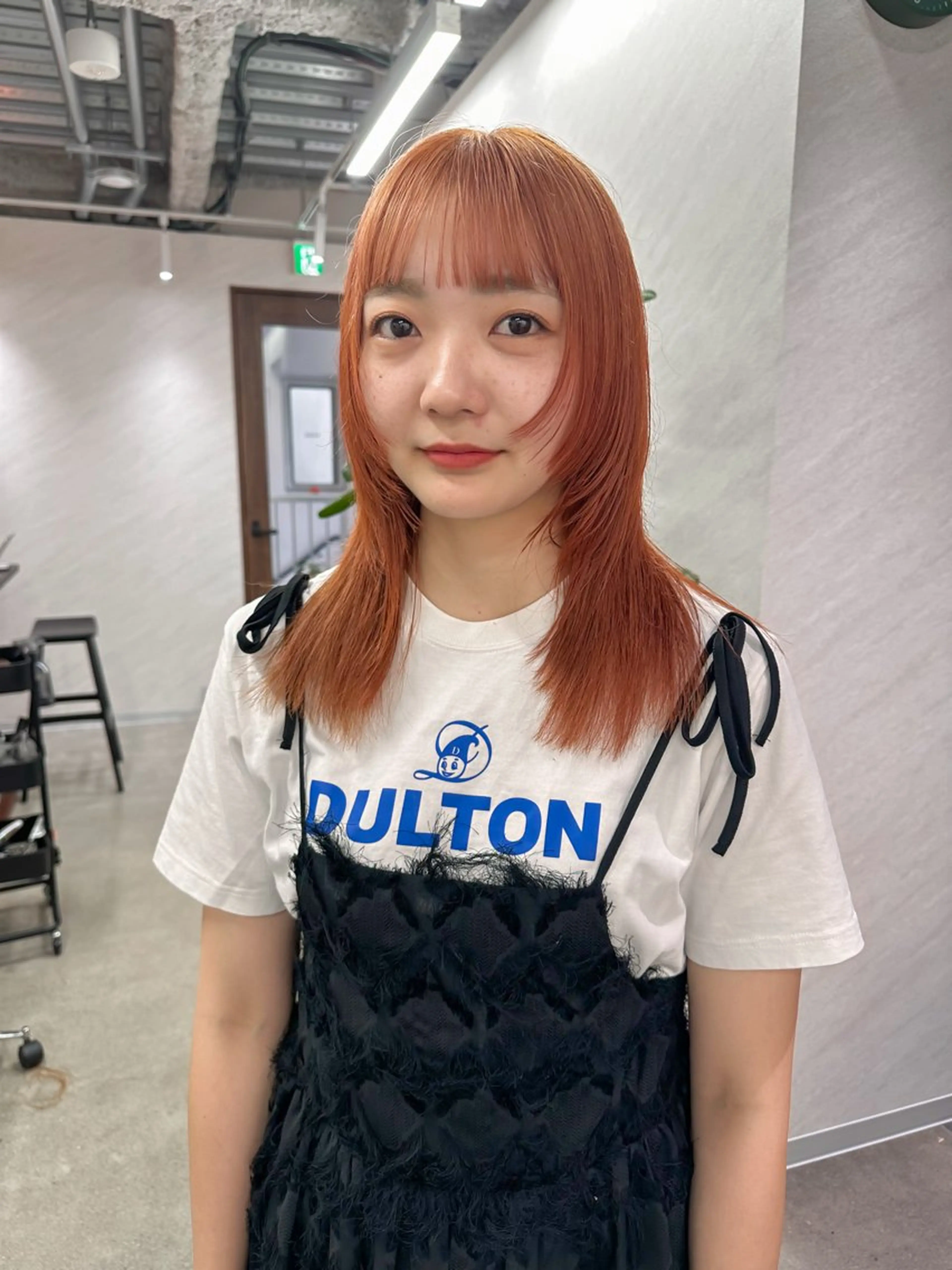 セミロング カラー オレンジ レイヤーカット ウルフカット ウルフレイヤー tone所属・tone/ AKANEのヘアスタイル