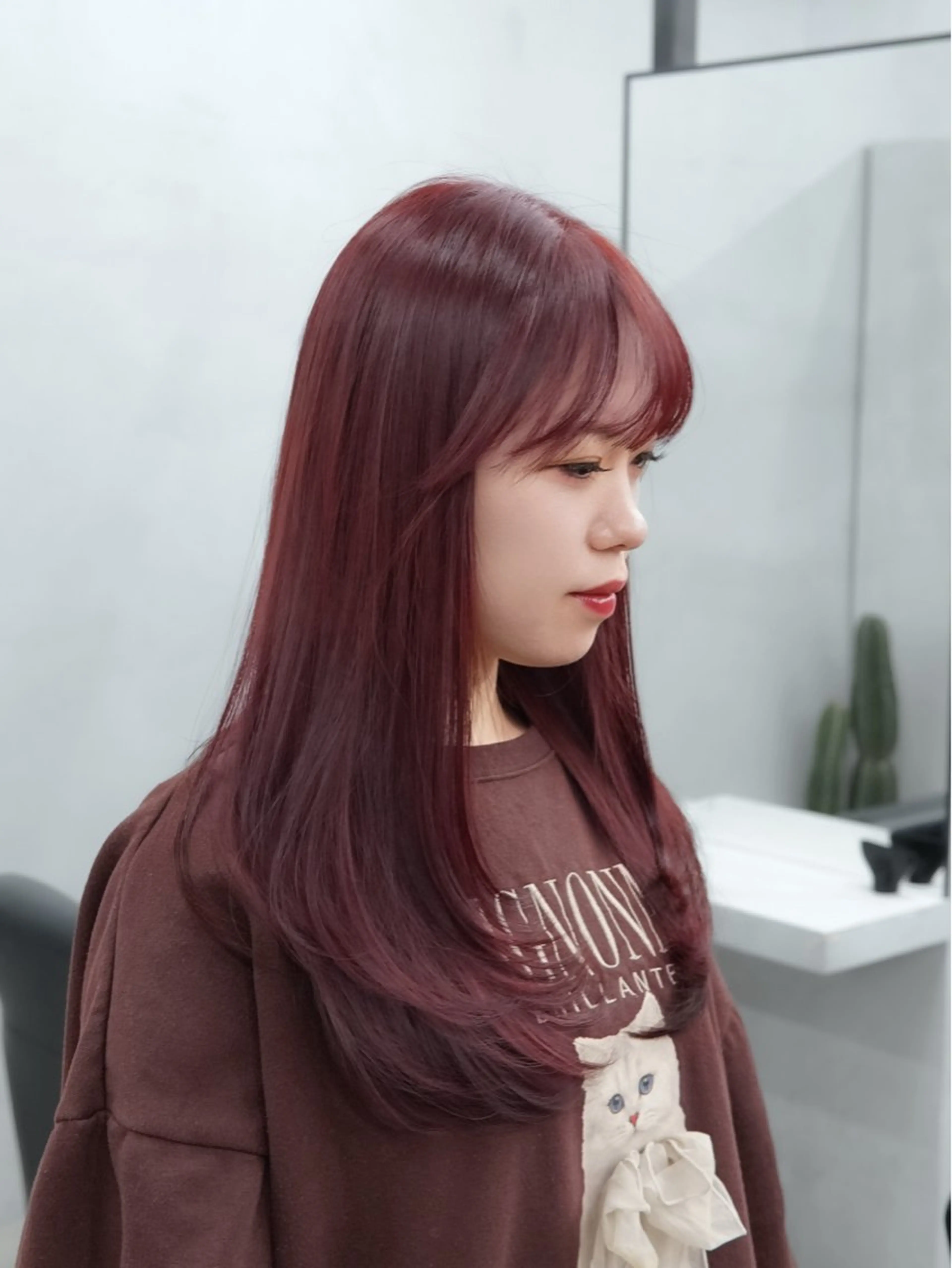 セミロング カラー カシス 透明感カラー レッドカラー トリートメント ヘアカラー トリートメント 🦋髪質改善/艶髪 /カラー/go🦋のヘアスタイル