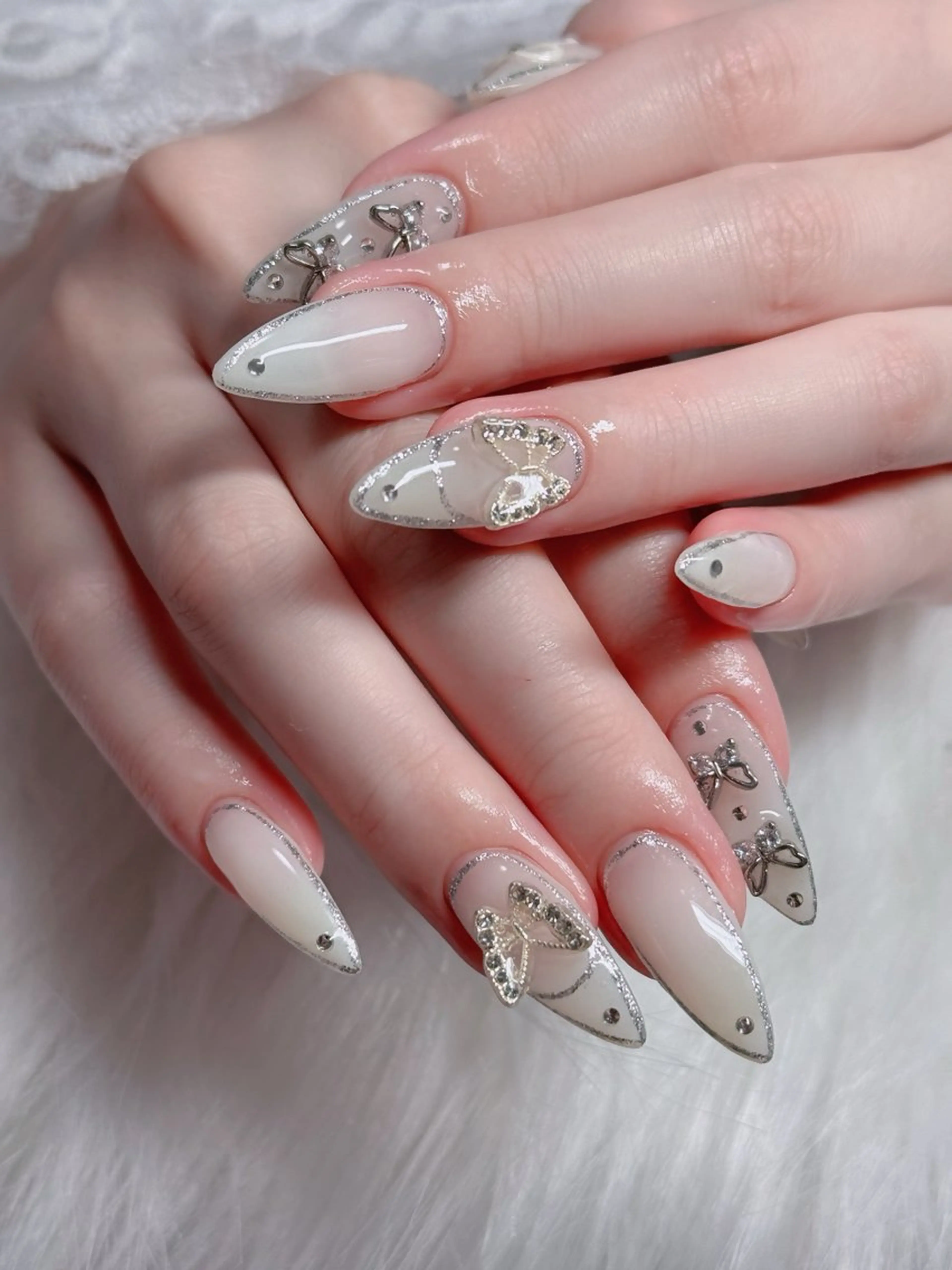 ネイル フレンチネイル ジェルネイル ガラスフレンチ ハロウィン ハート H.baby Nail Salonのネイルデザイン