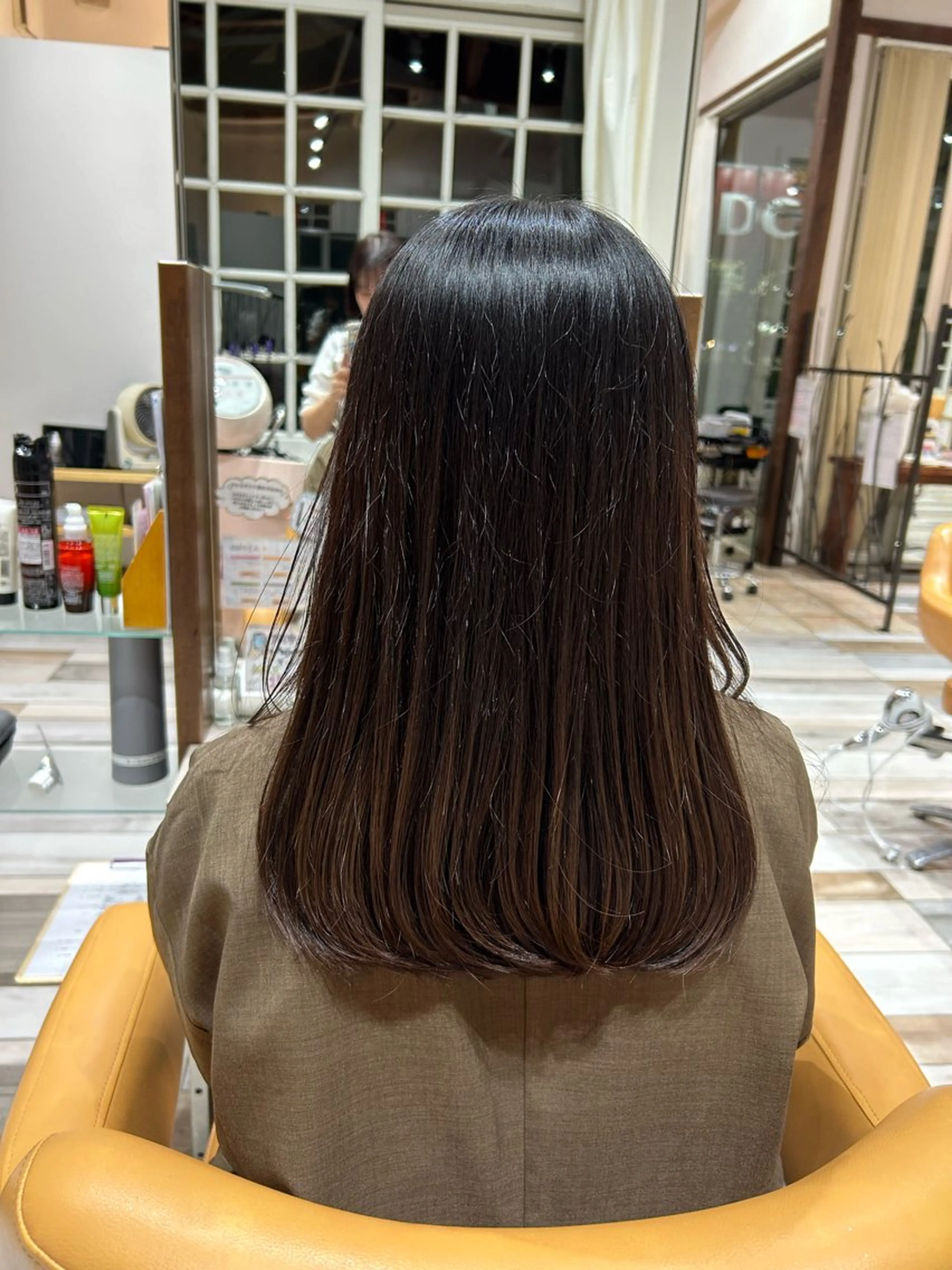 セミロング 荒木 友那のヘアスタイル