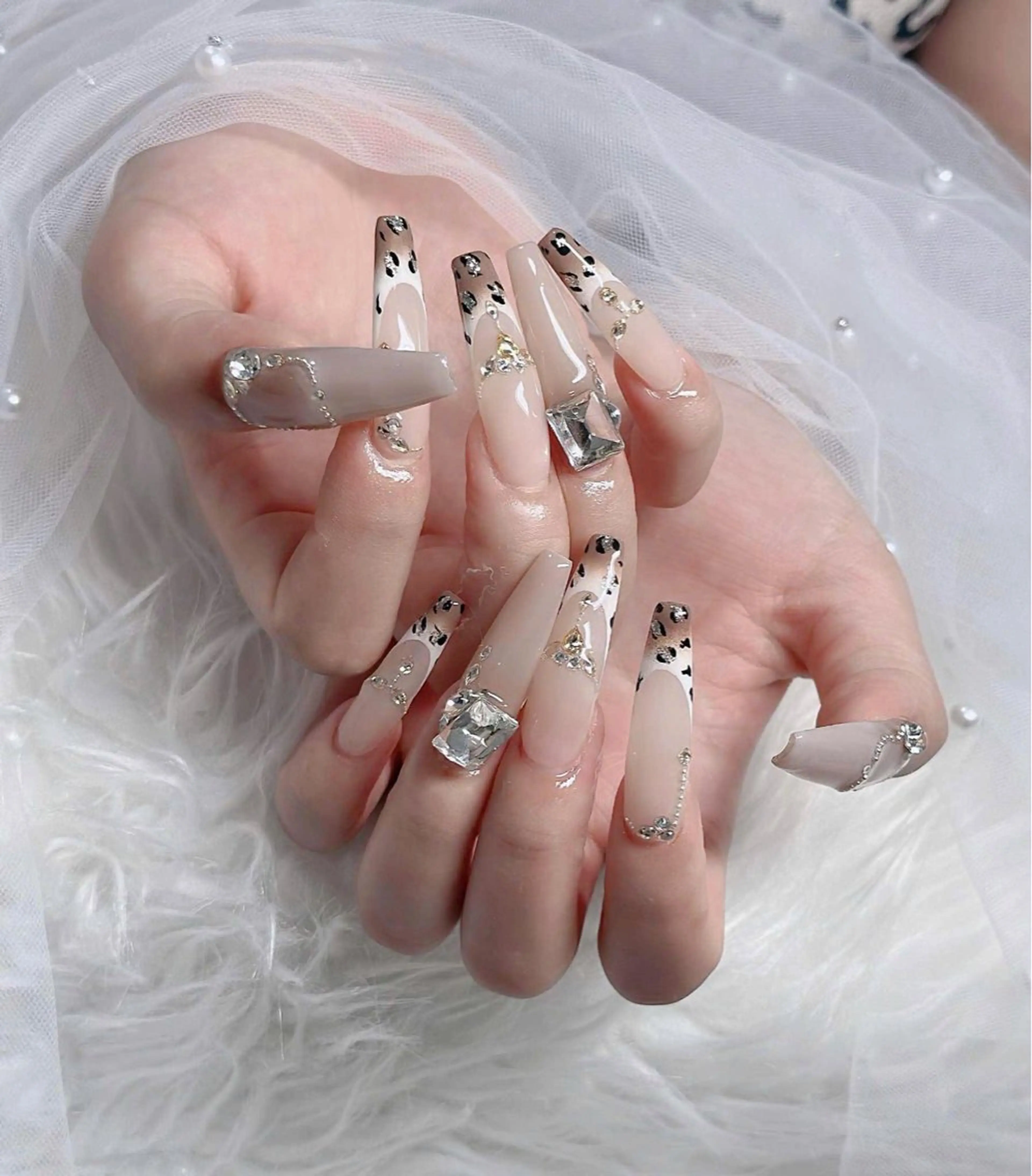 ネイル フレンチネイル ジェルネイル ハロウィン 韓国ネイル マグネットネイル ハンドネイル Hbaby nailのネイルデザイン