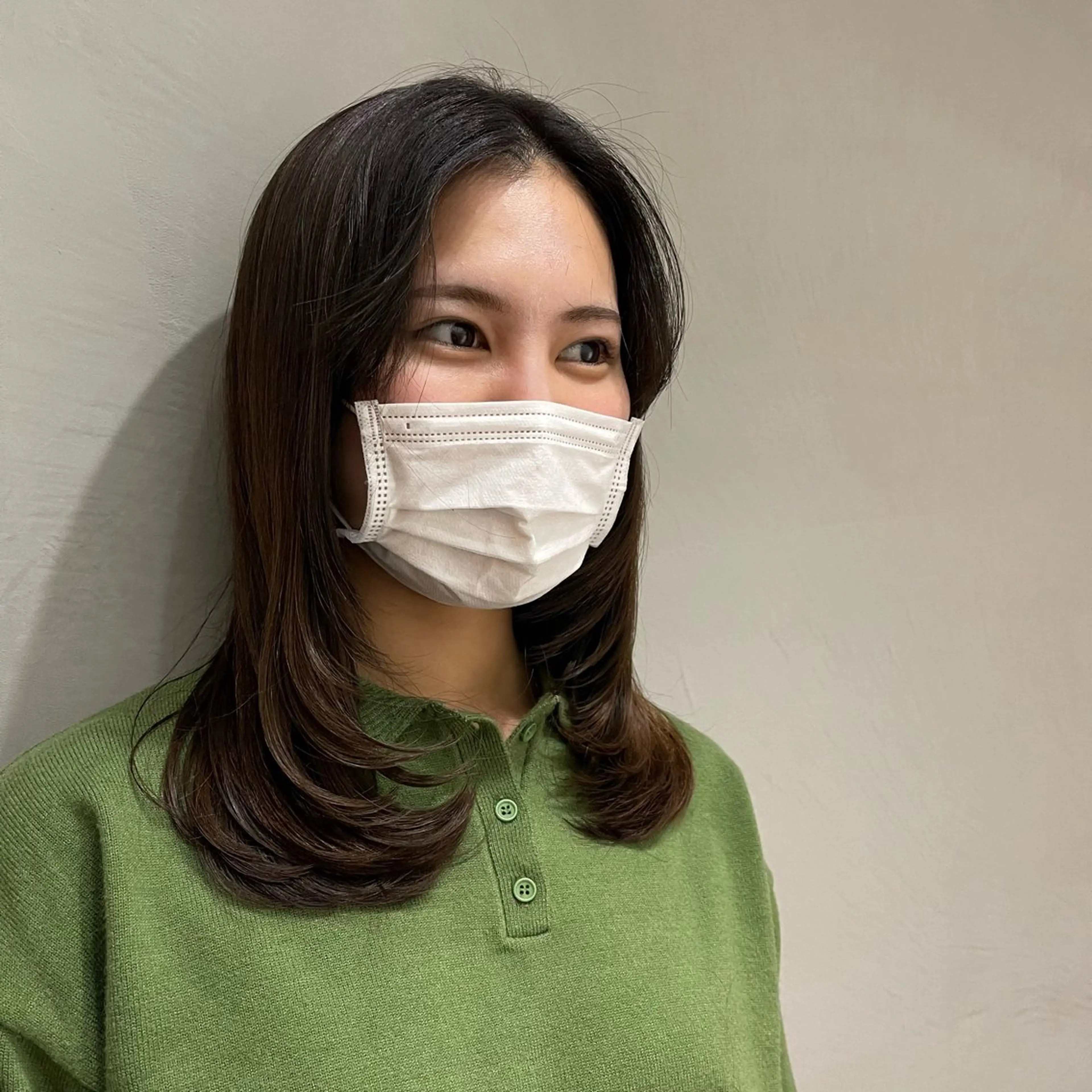 ロング レイヤーカット カット Colore（コローレ）所属・顔タイプ/ダブルカラ ー/りりかのヘアスタイル