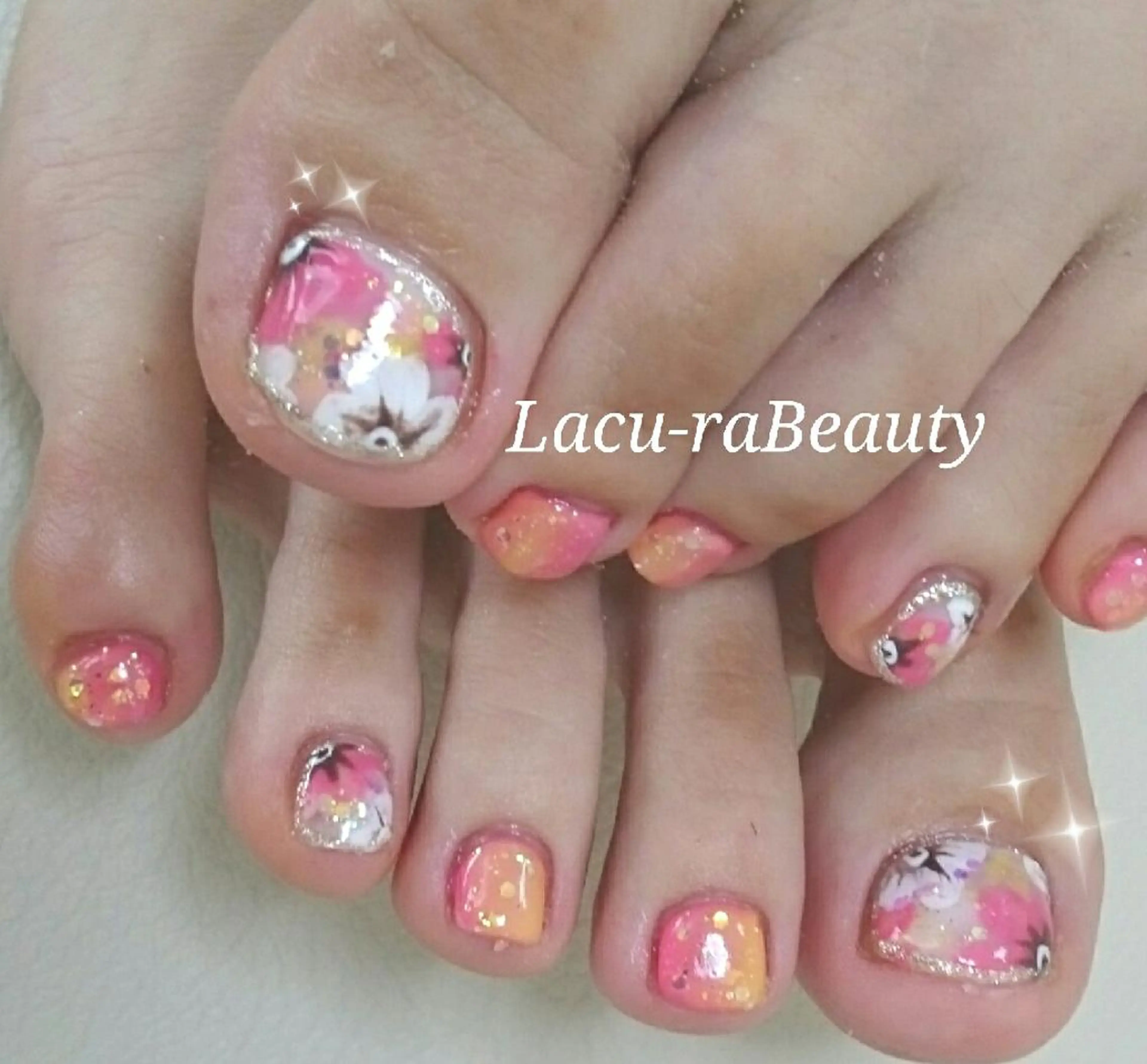 ネイル 小顔と腸の専門店 ラクーラビューティのエステ・リラクイメージ