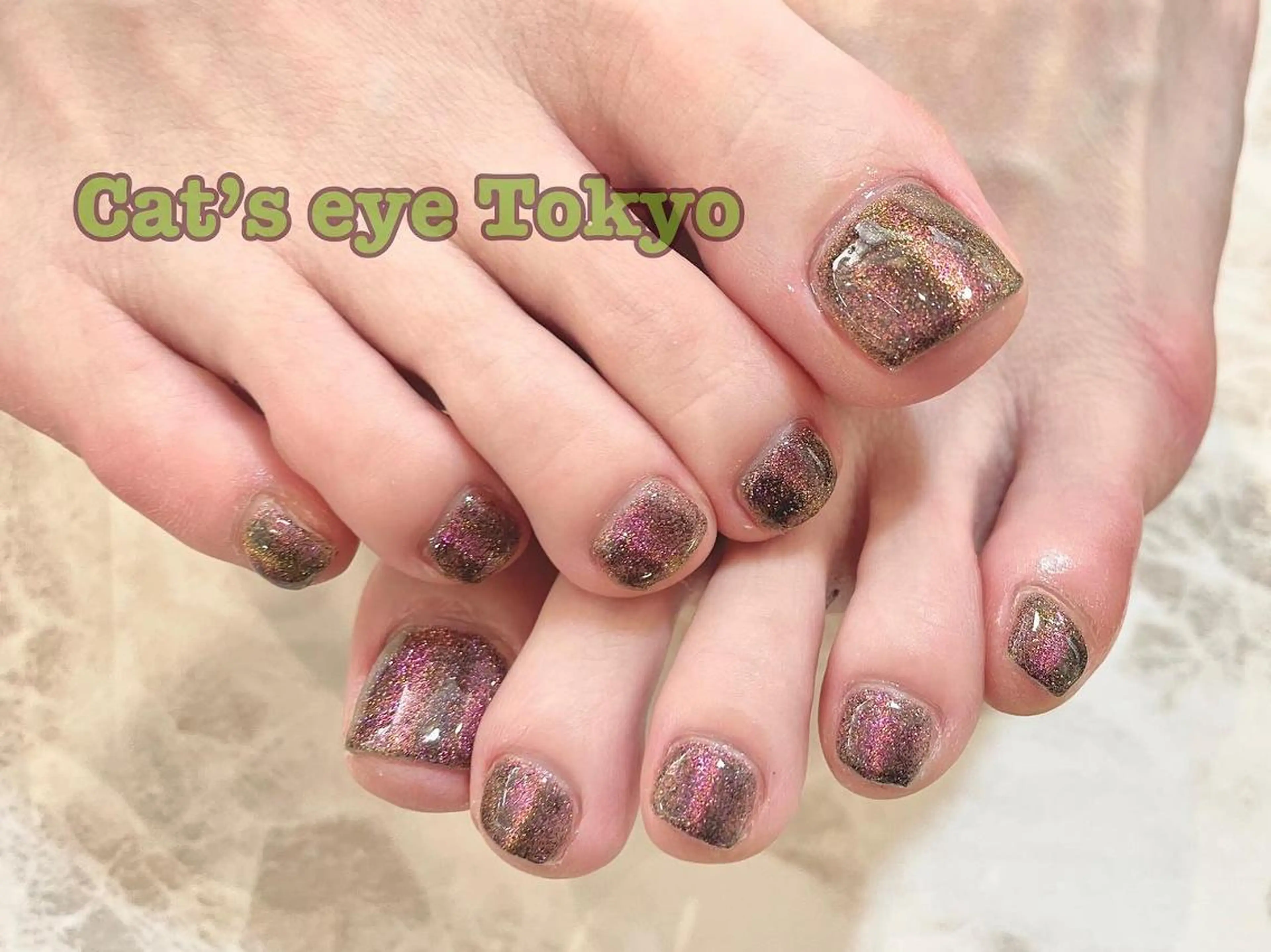 ネイル マツエク・マツパ フットネイル ミラーネイル Cat's eye TOKYO 新宿店のネイルデザイン